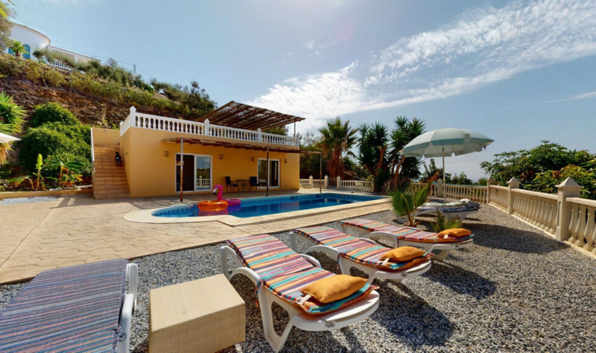 Resale - House -
Algarrobo