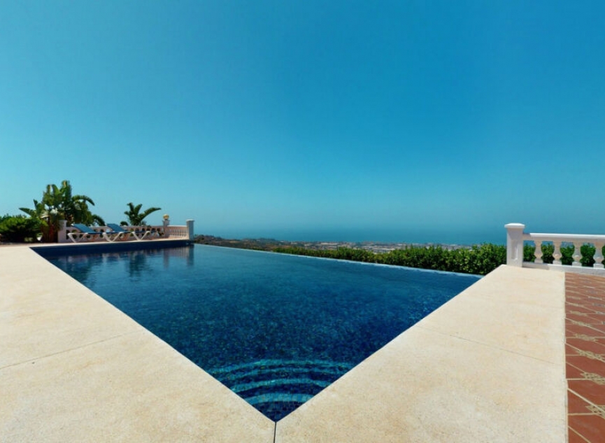Resale - House -
Algarrobo