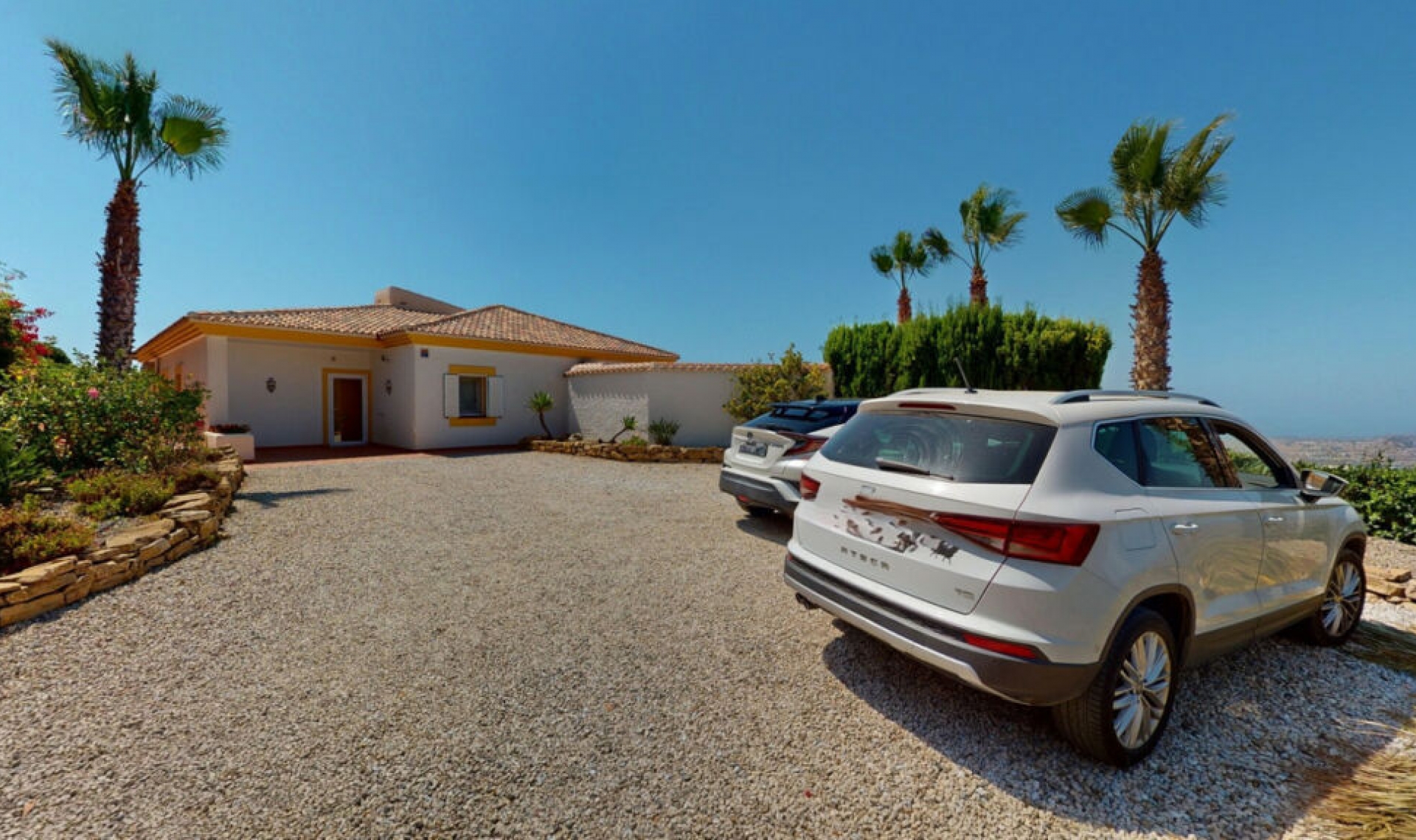 Resale - House -
Algarrobo