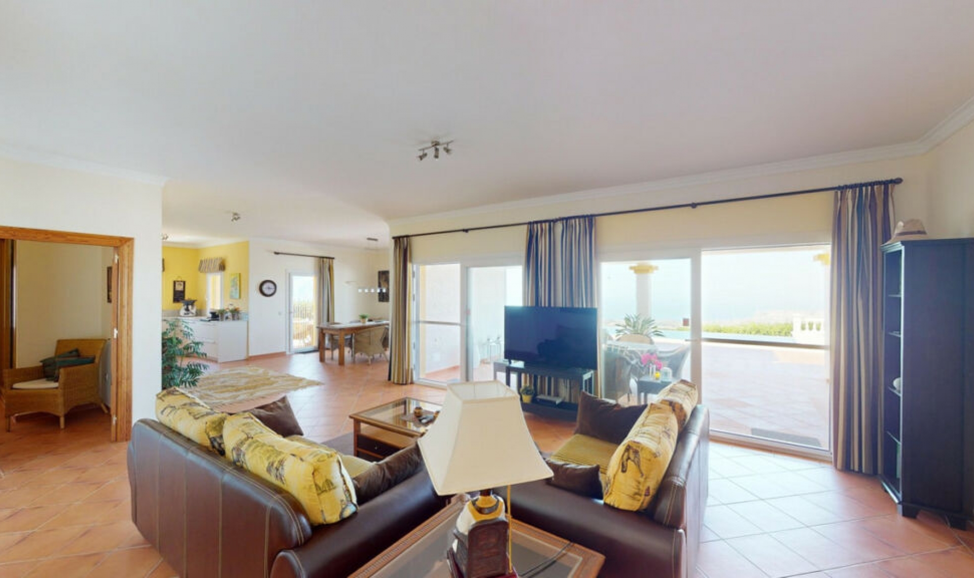 Resale - House -
Algarrobo