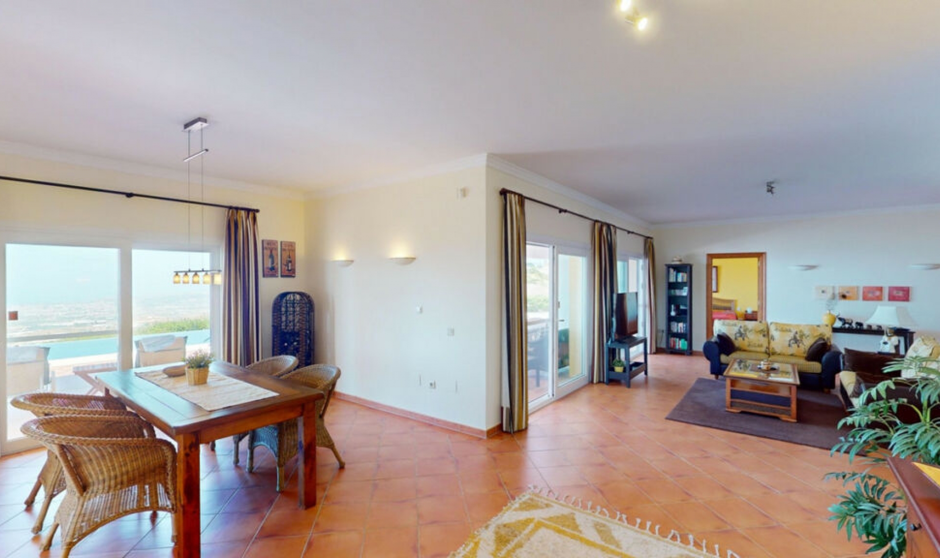 Resale - House -
Algarrobo