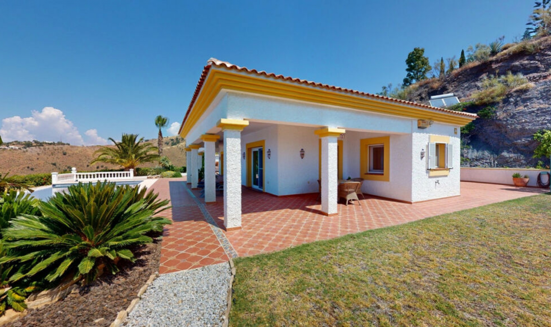 Resale - House -
Algarrobo
