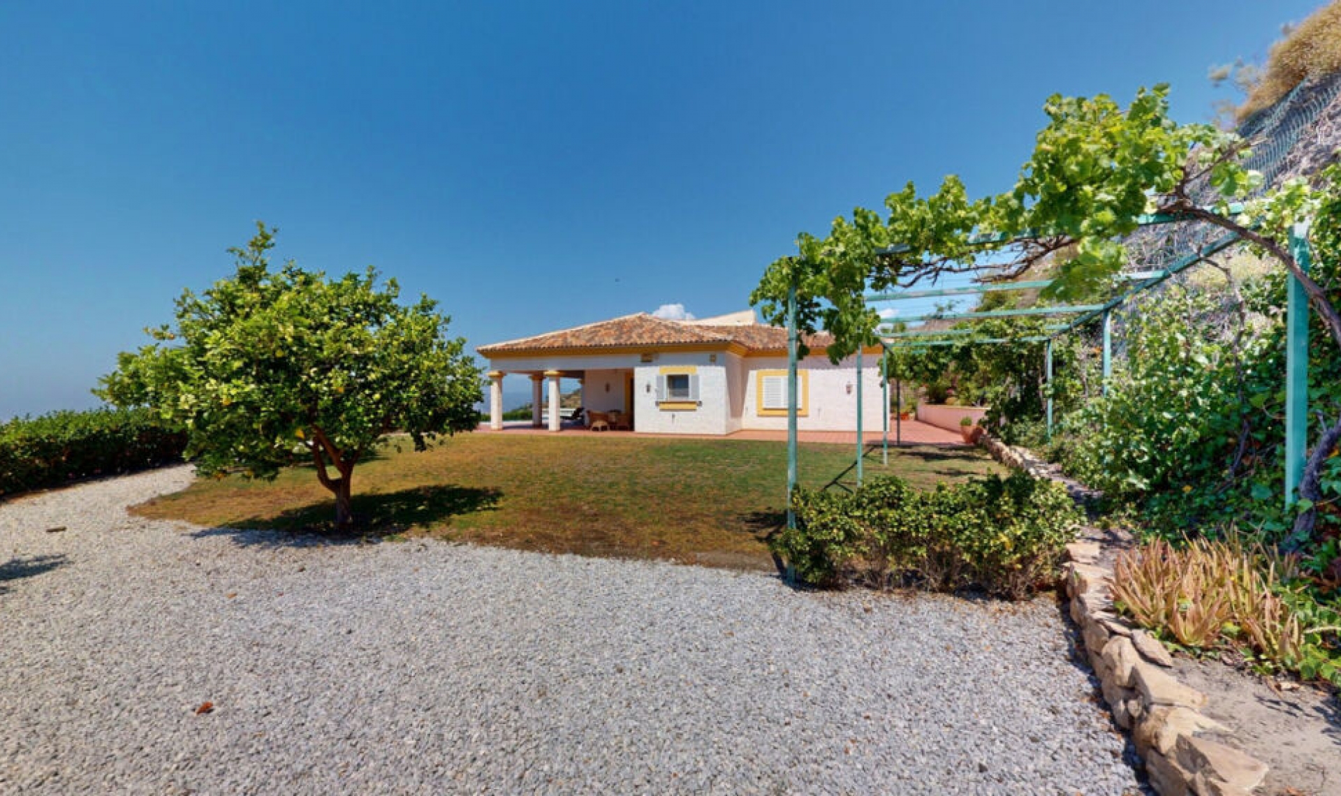 Resale - House -
Algarrobo
