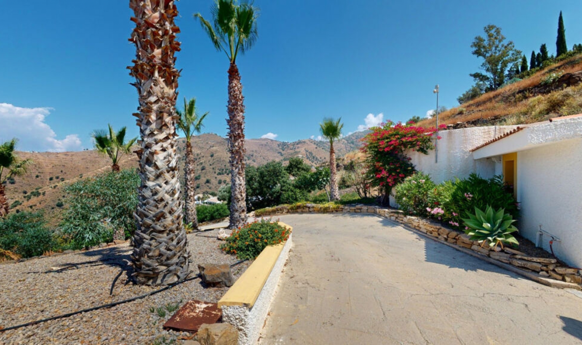 Resale - House -
Algarrobo