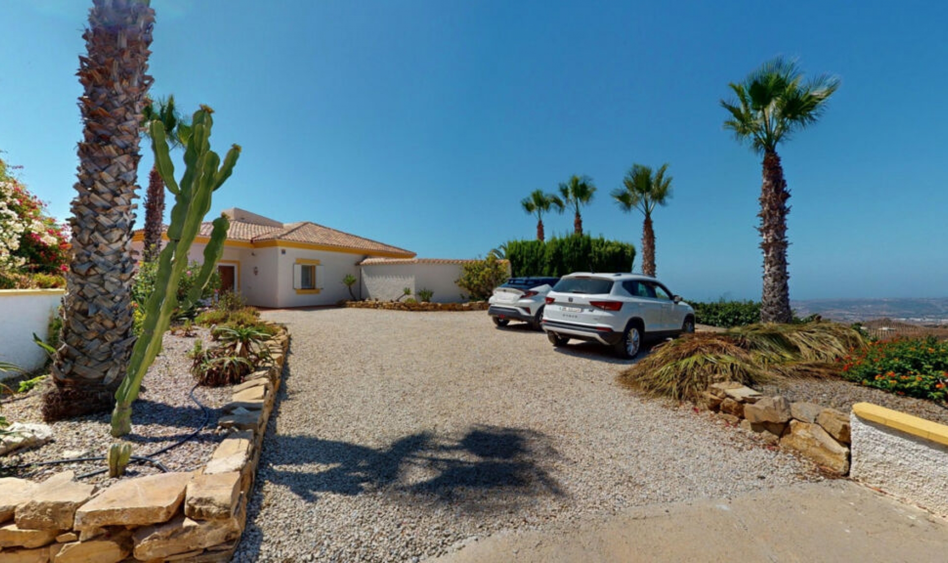 Resale - House -
Algarrobo