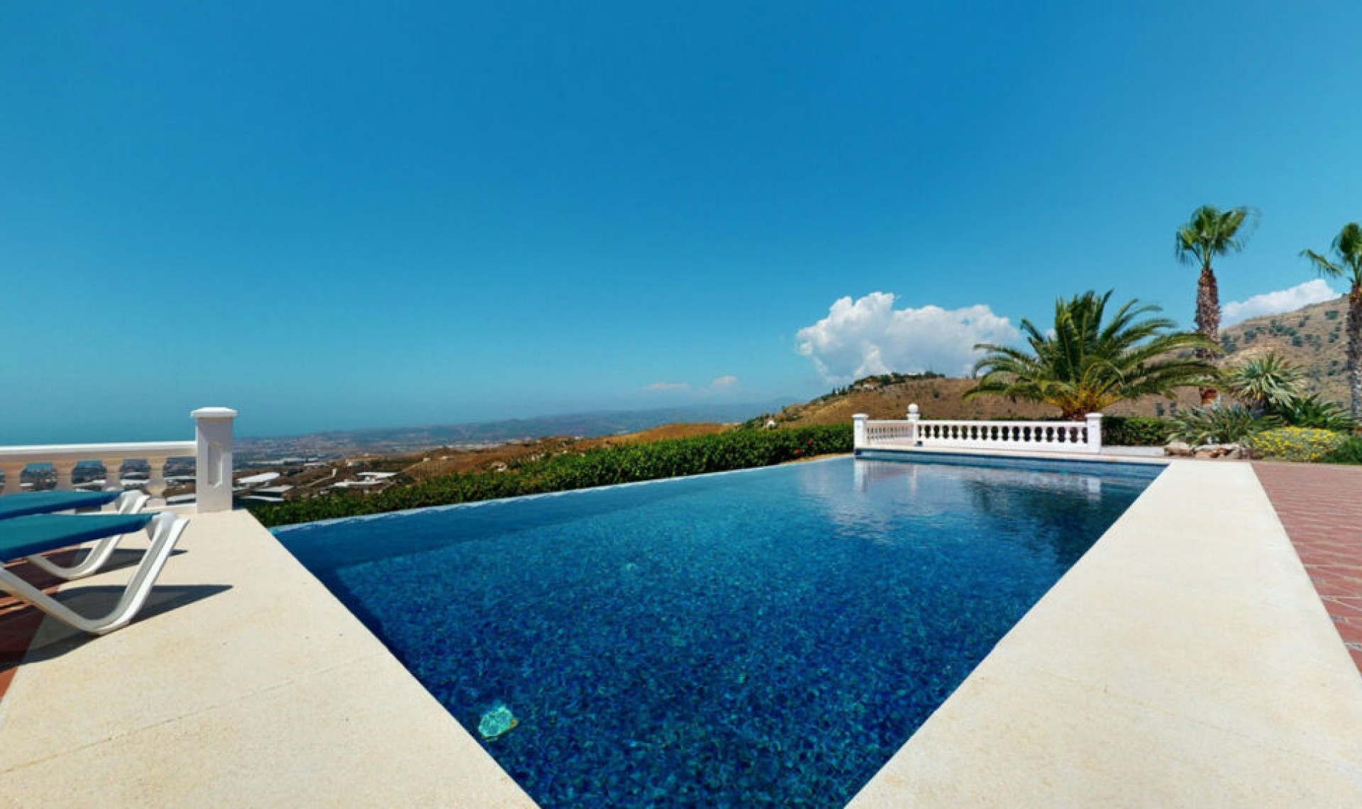 Resale - House -
Algarrobo