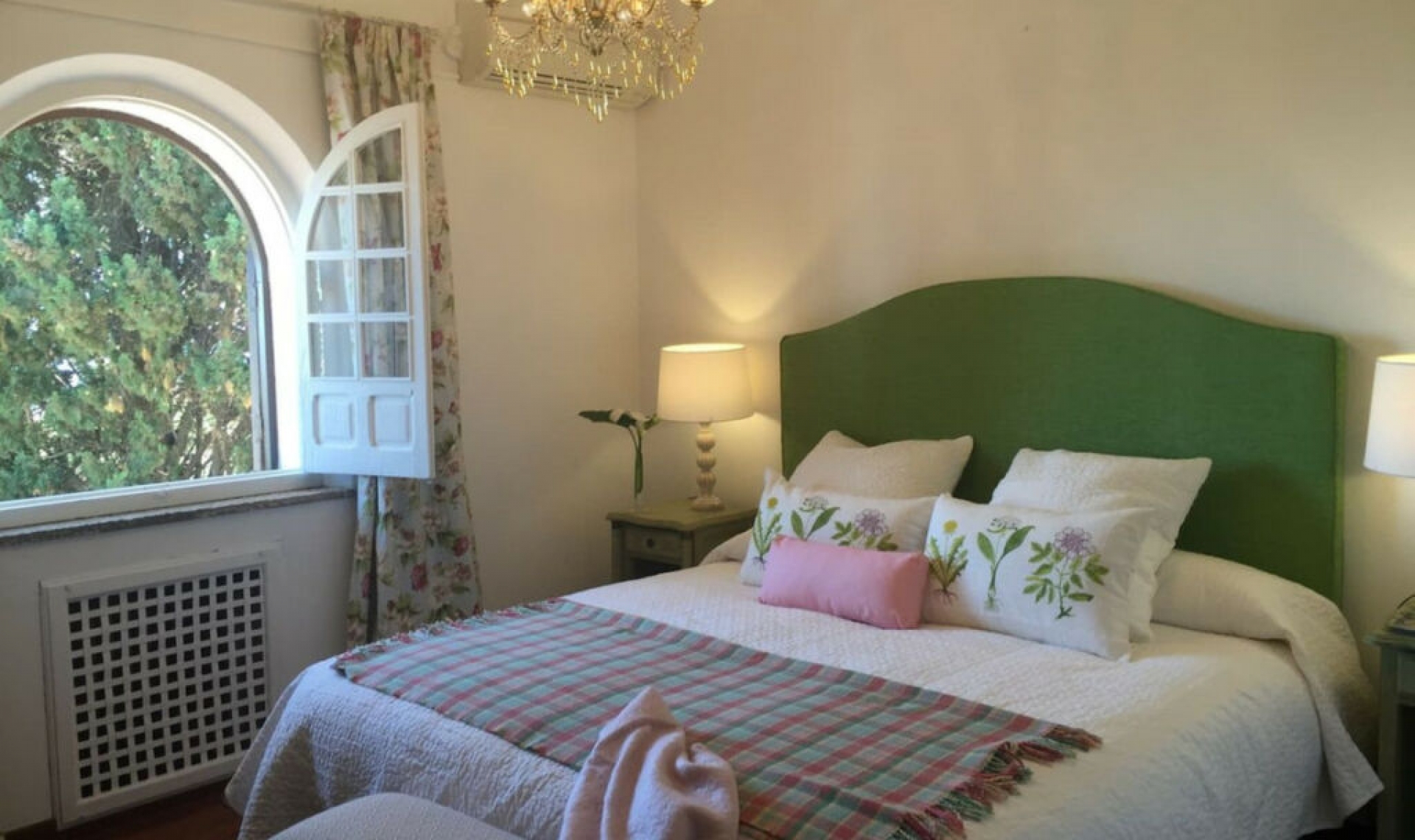 Resale - House -
Algeciras