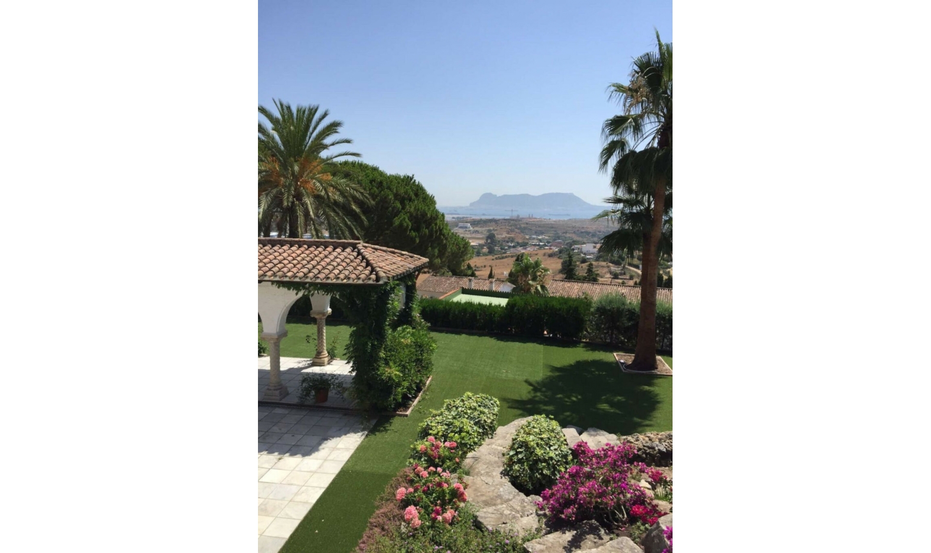 Resale - House -
Algeciras