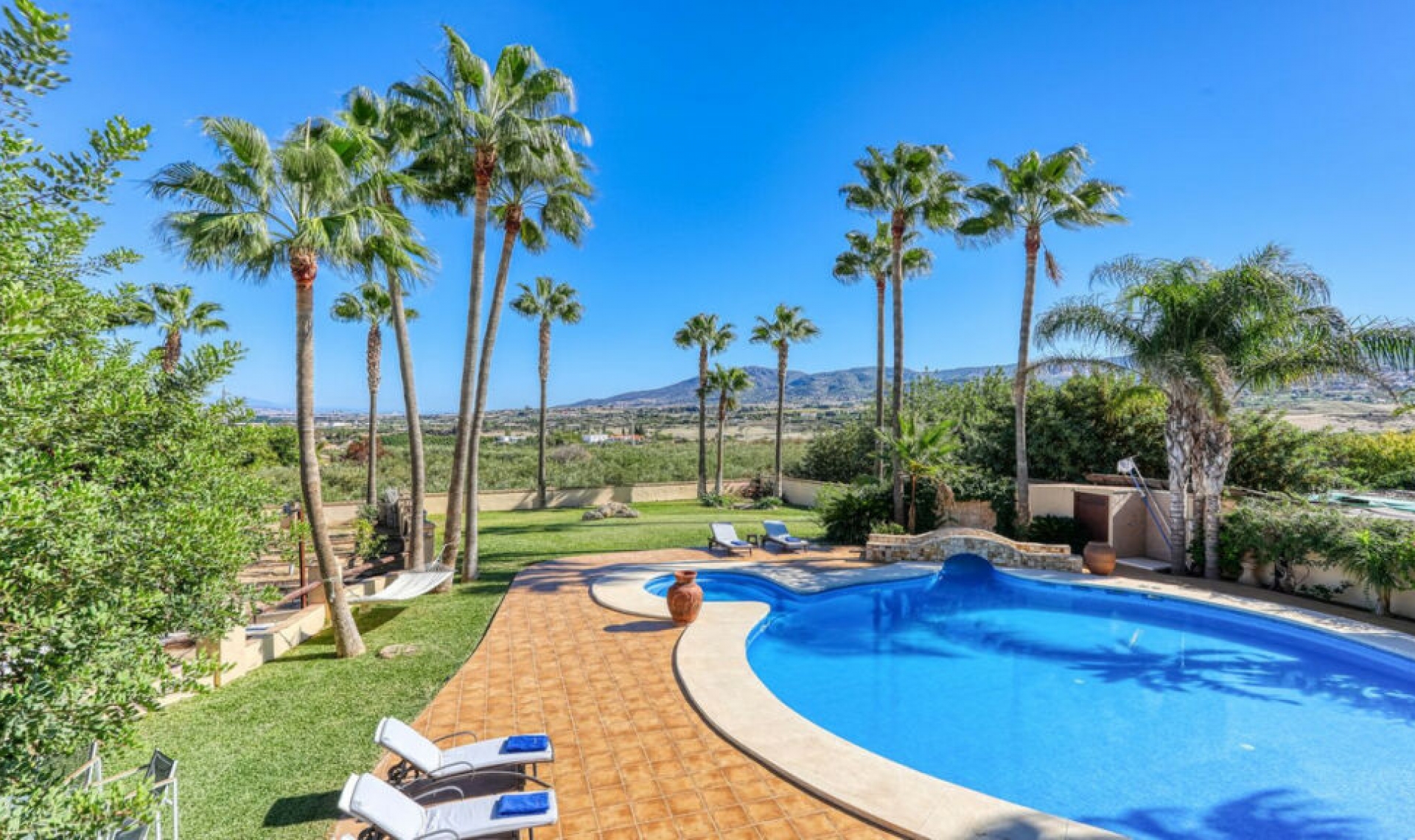 Resale - House -
Alhaurín de la Torre