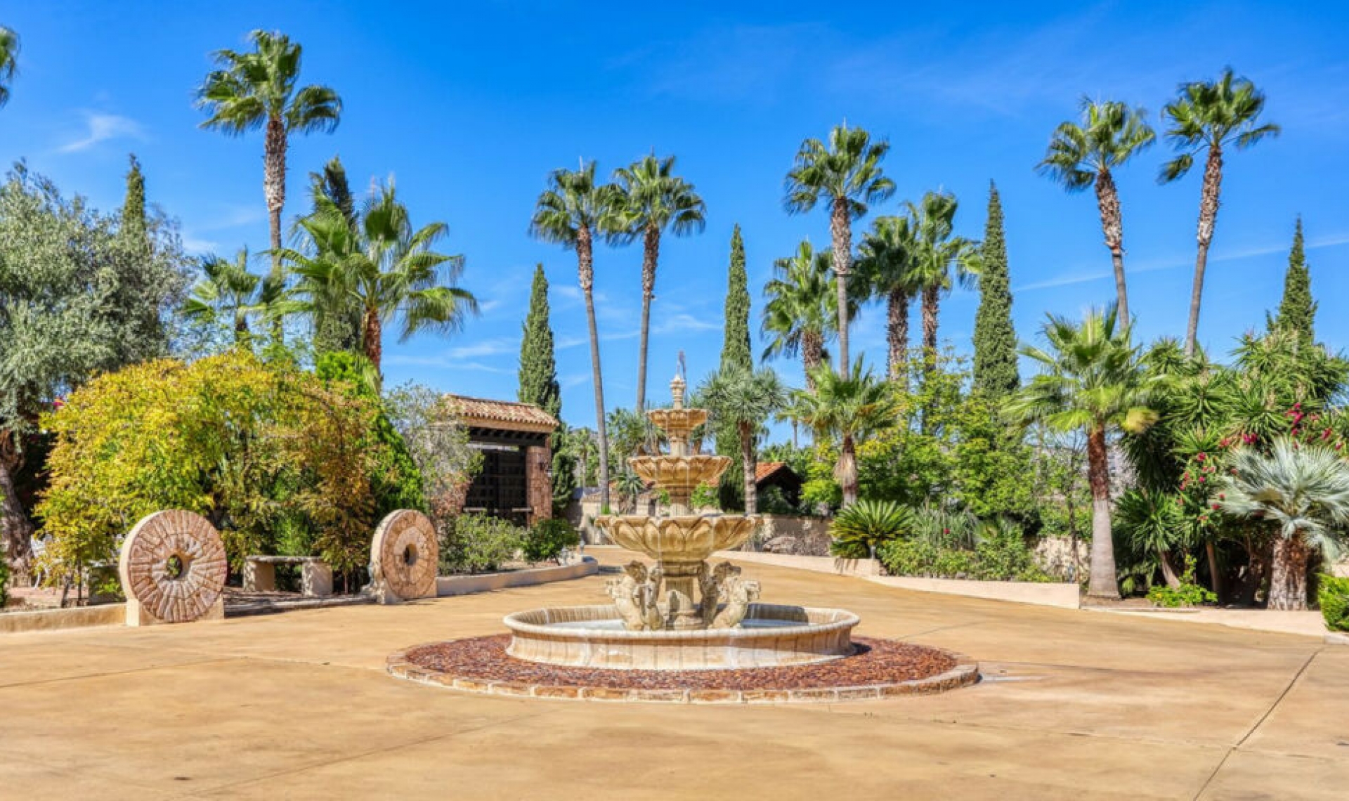 Resale - House -
Alhaurín de la Torre