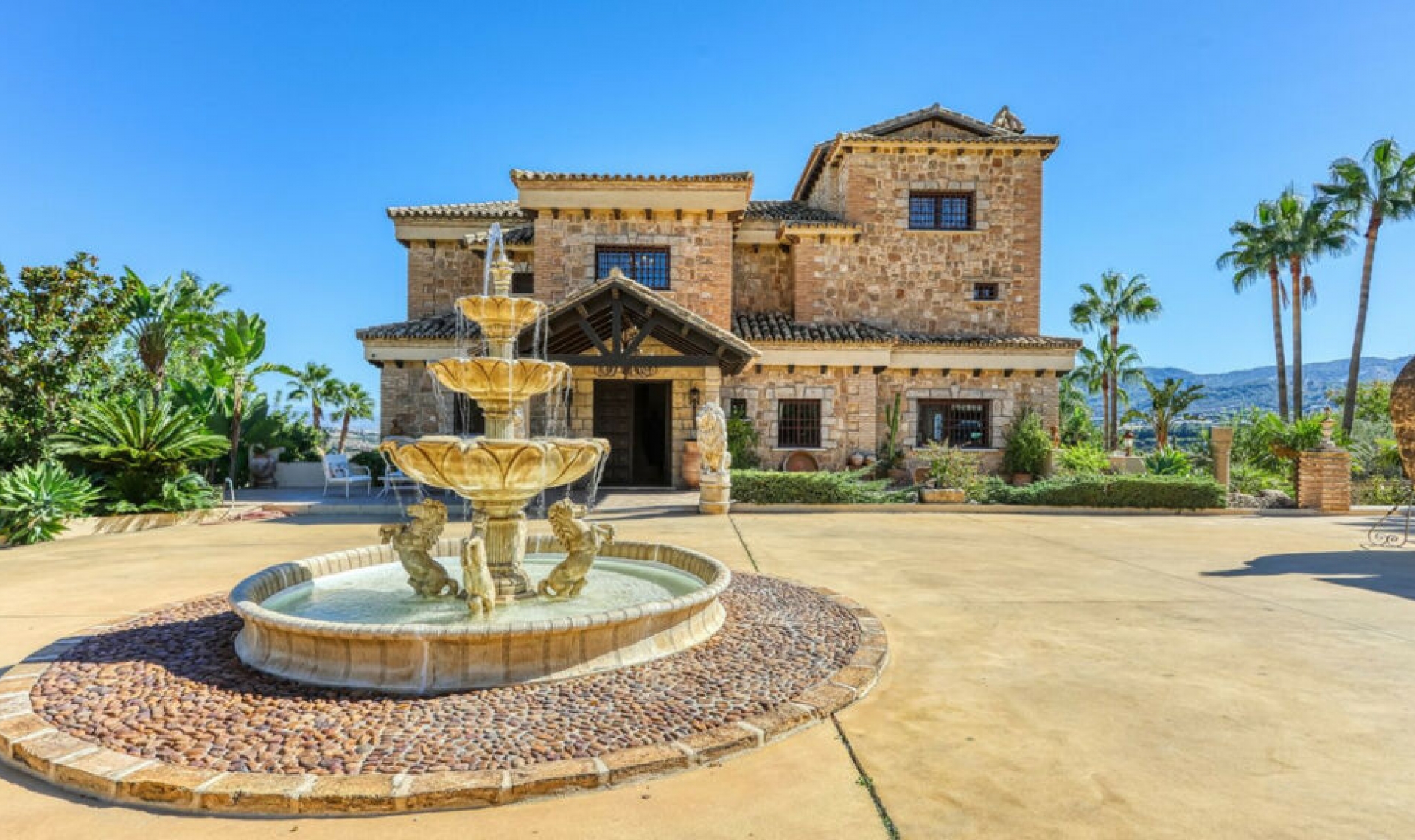 Resale - House -
Alhaurín de la Torre