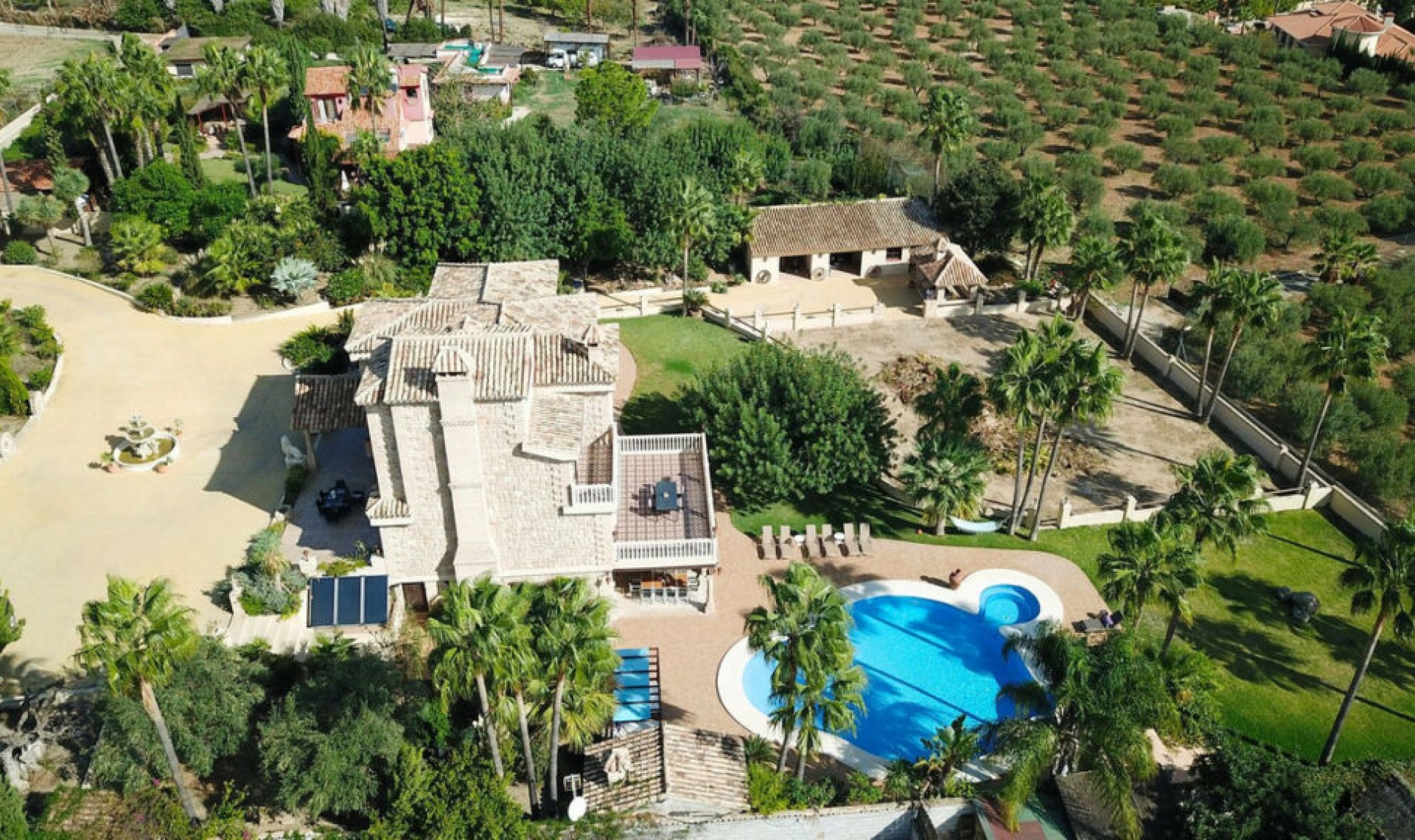 Resale - House -
Alhaurín de la Torre