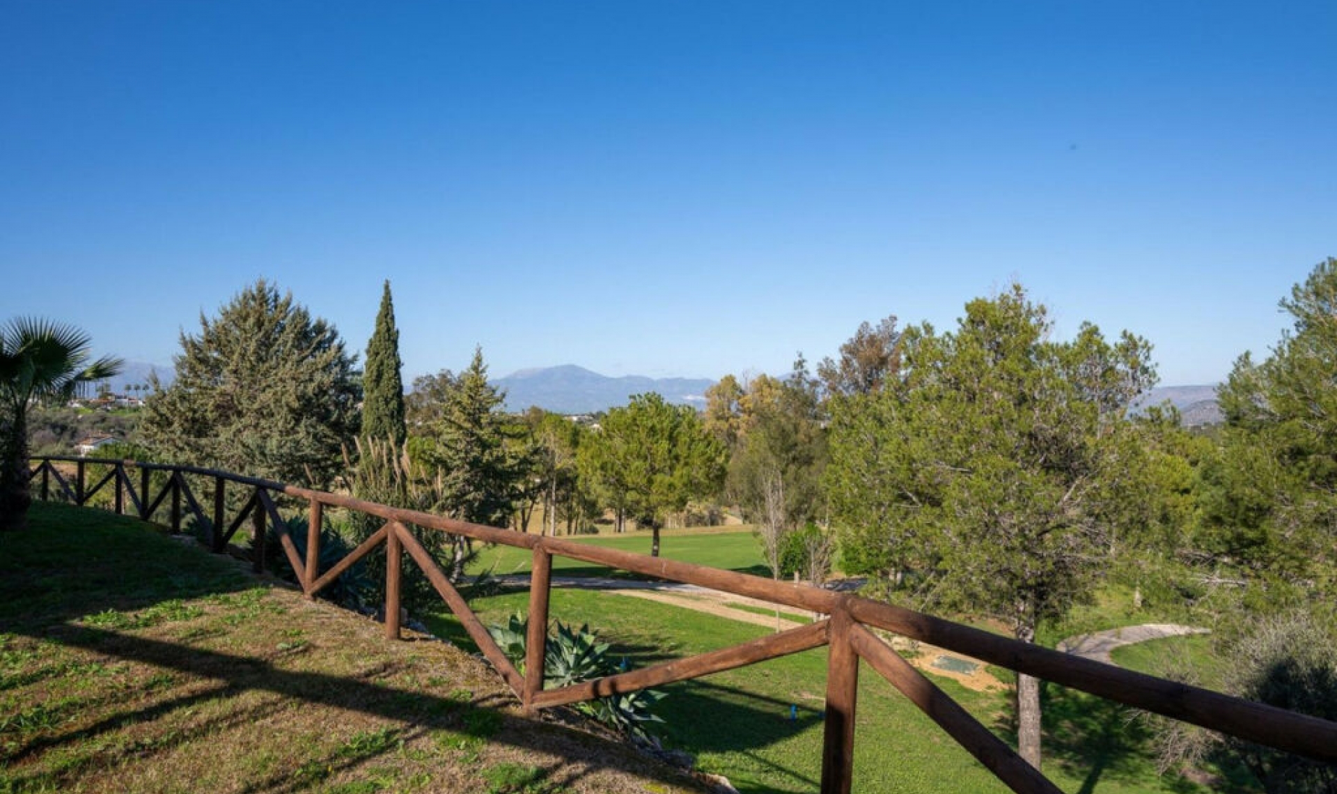 Resale - House -
Alhaurín de la Torre