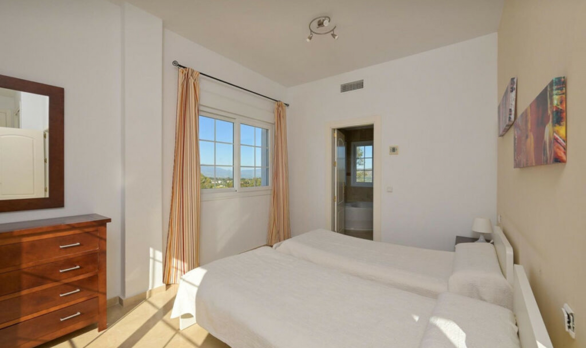 Resale - House -
Alhaurín de la Torre