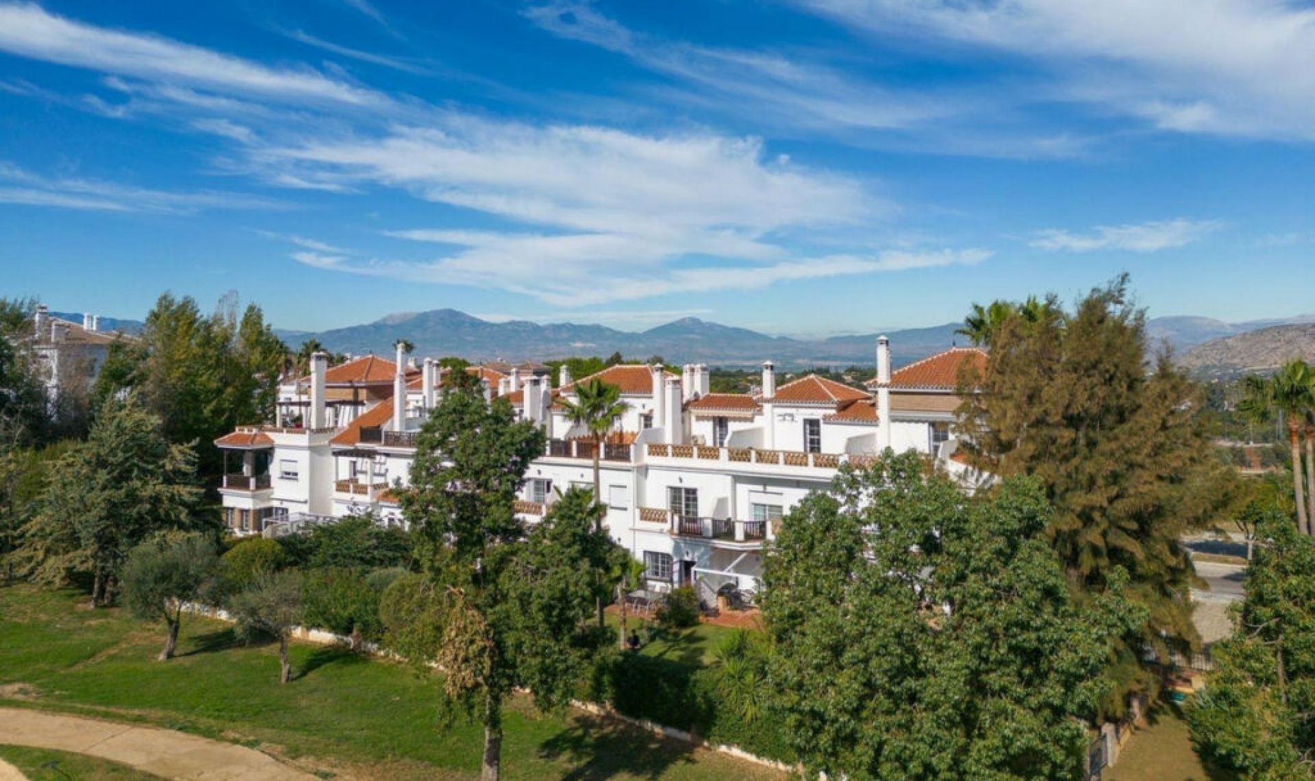Resale - House -
Alhaurín de la Torre