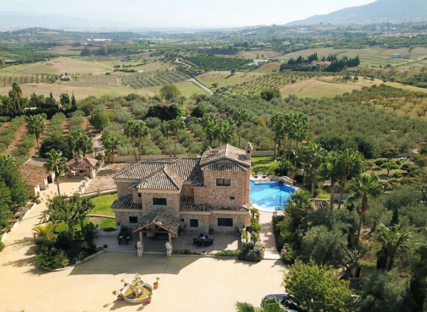 Resale - House -
Alhaurín de la Torre