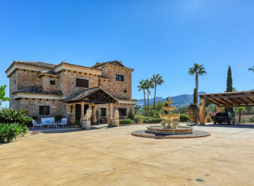 Resale - House -
Alhaurín de la Torre