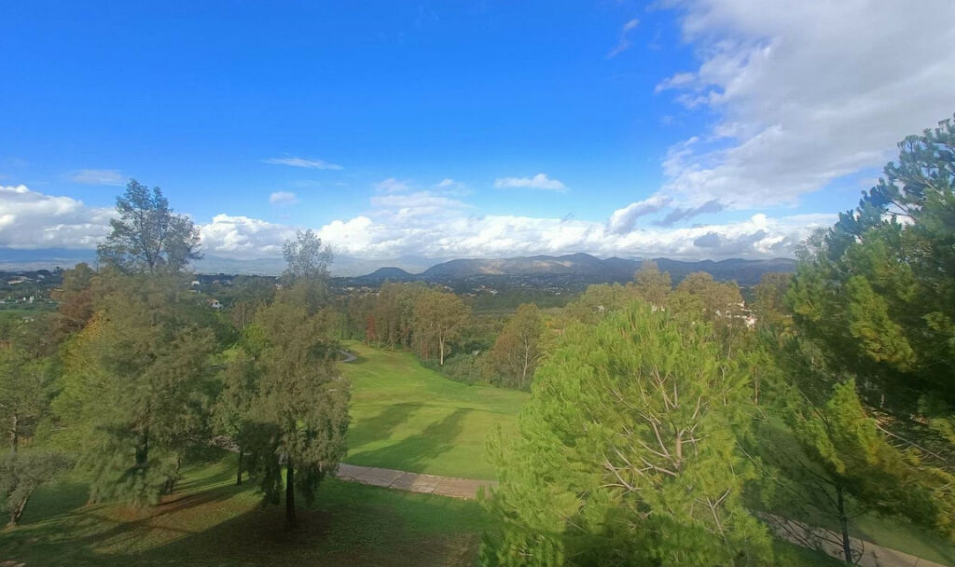 Resale - House -
Alhaurín de la Torre