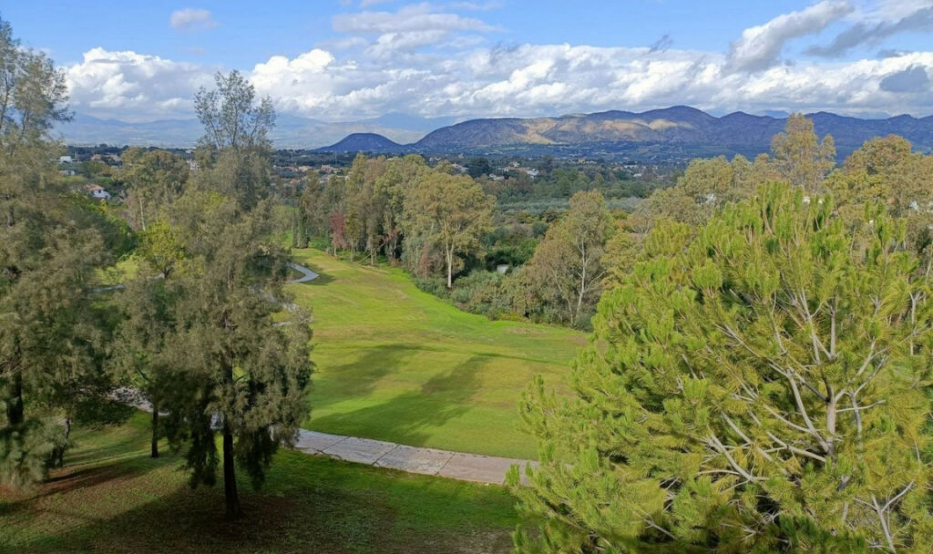 Resale - House -
Alhaurín de la Torre