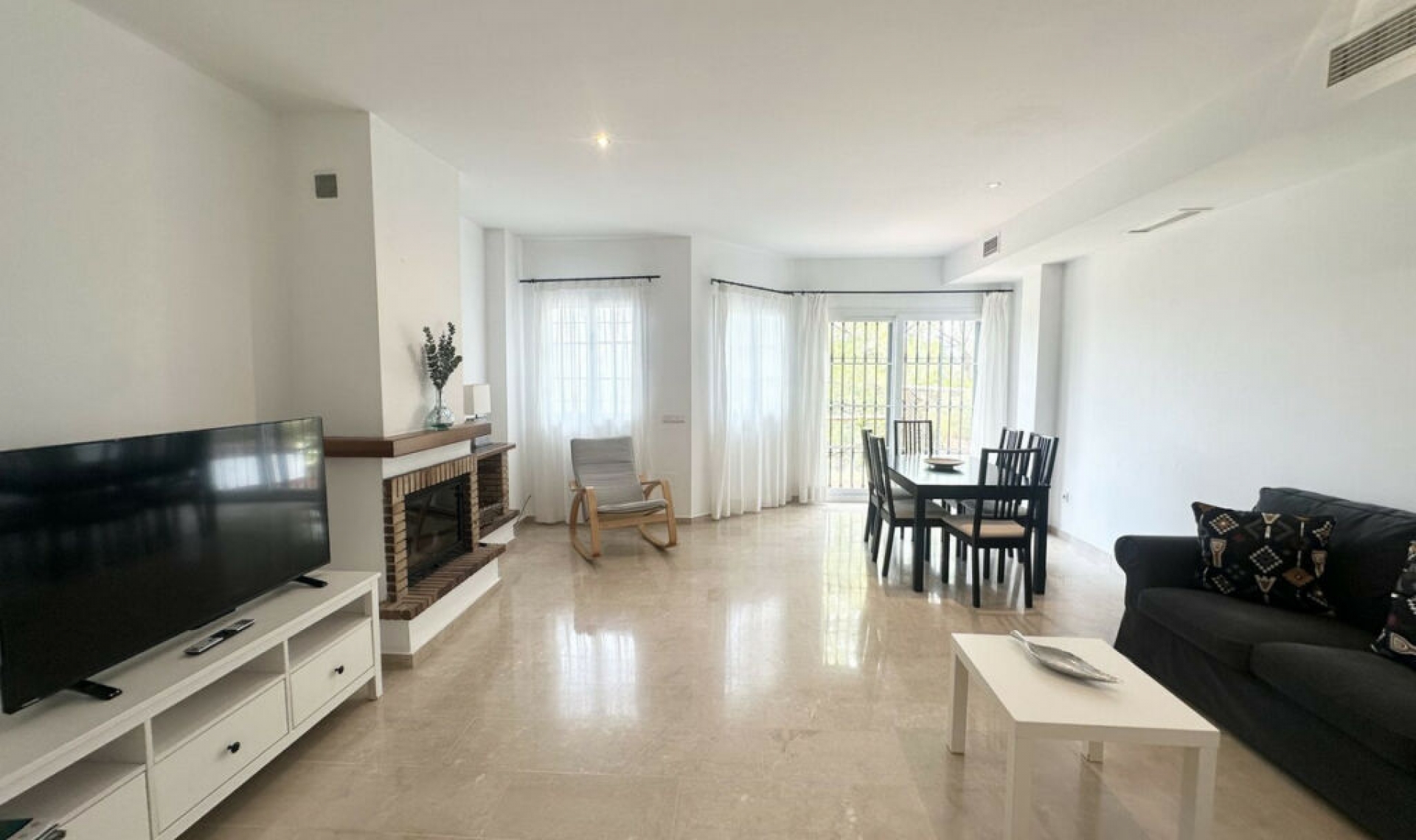 Resale - House -
Alhaurín de la Torre