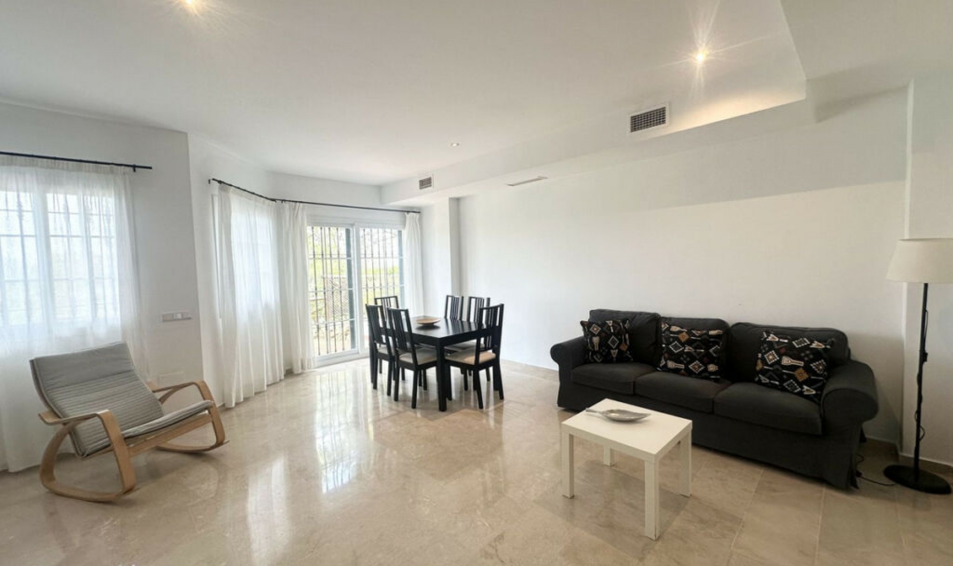 Resale - House -
Alhaurín de la Torre