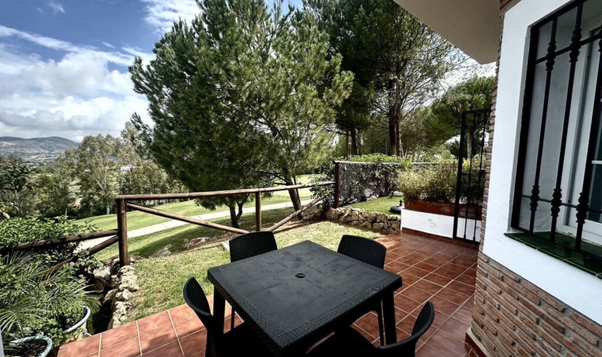 Resale - House -
Alhaurín de la Torre