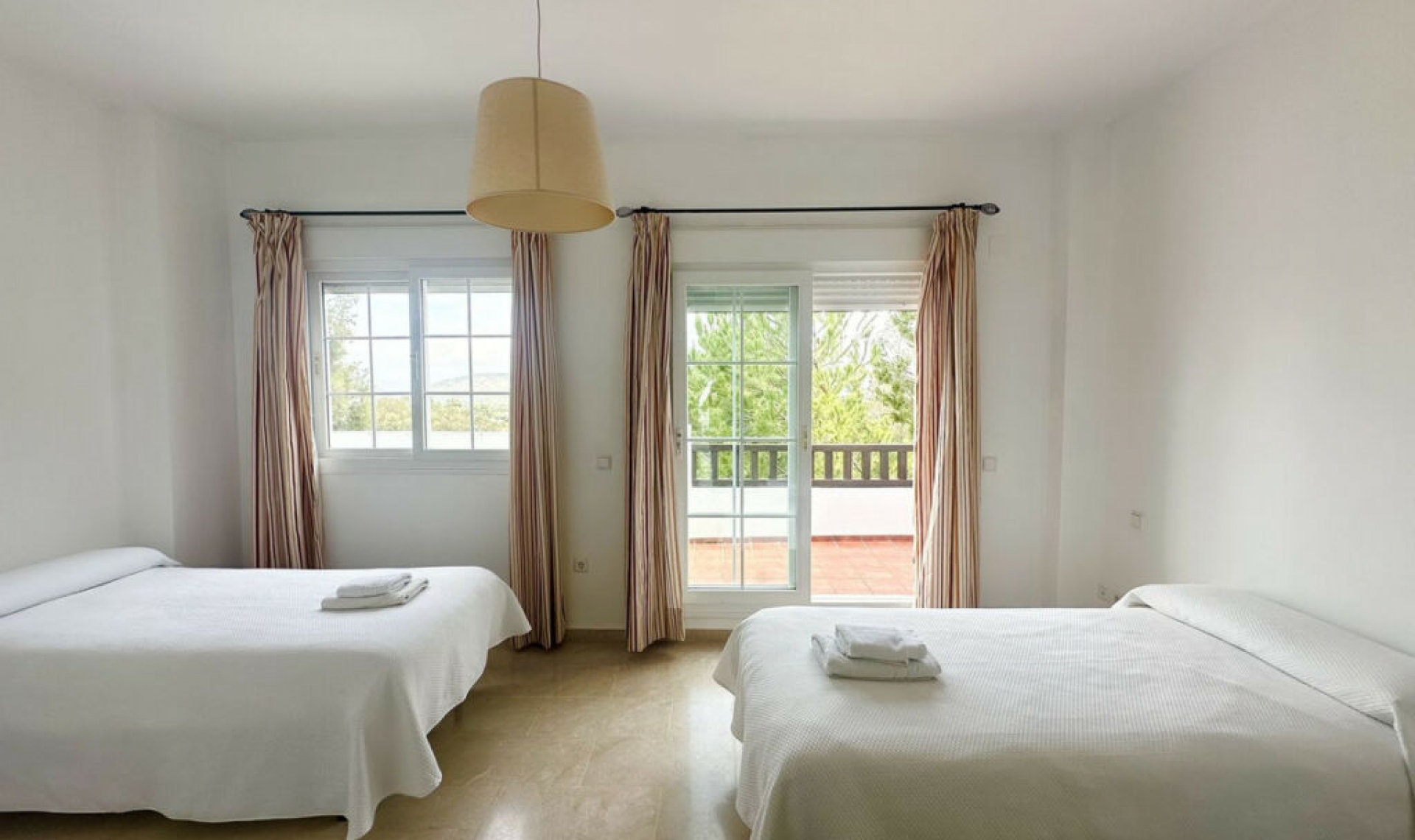 Resale - House -
Alhaurín de la Torre