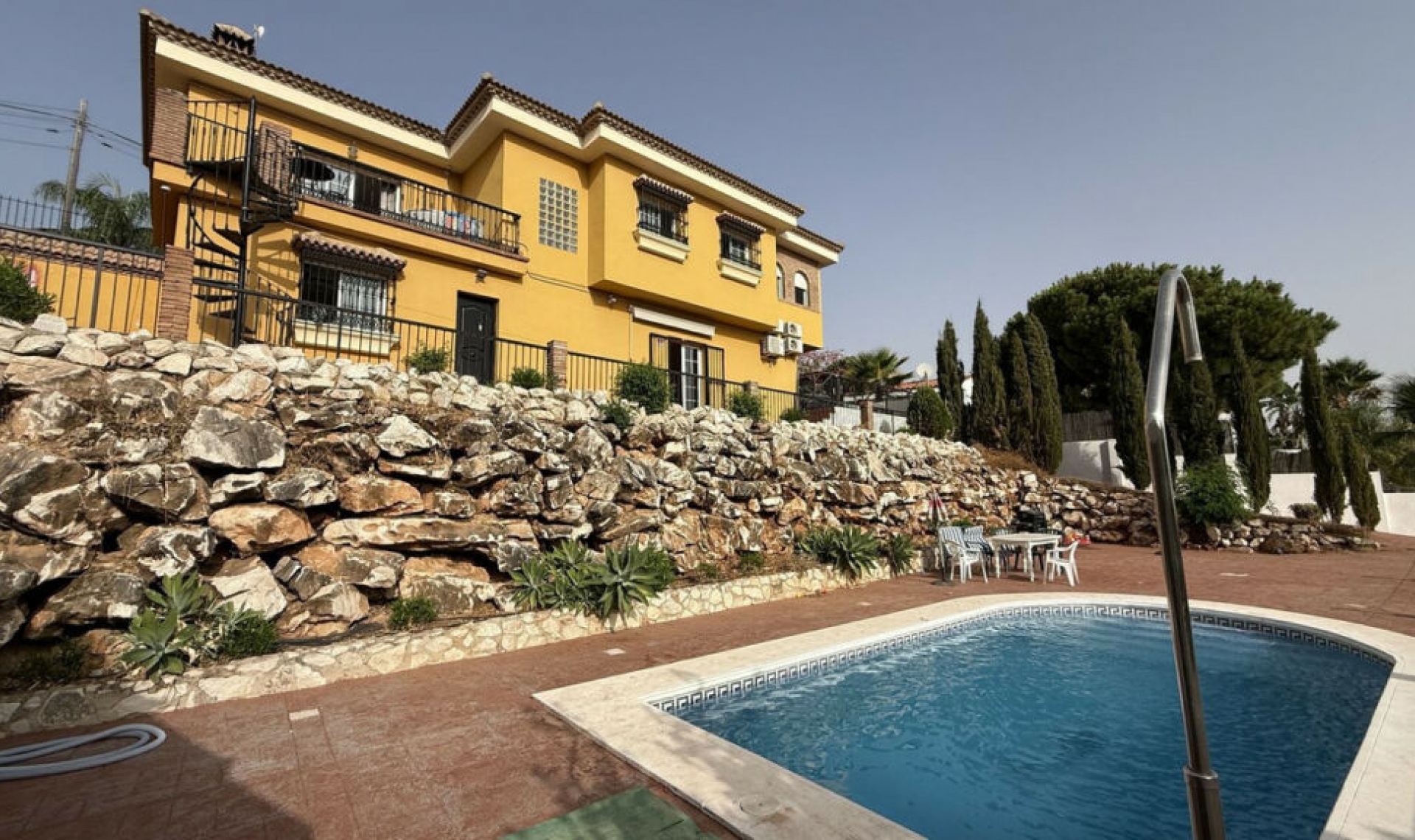 Resale - House -
Alhaurín de la Torre