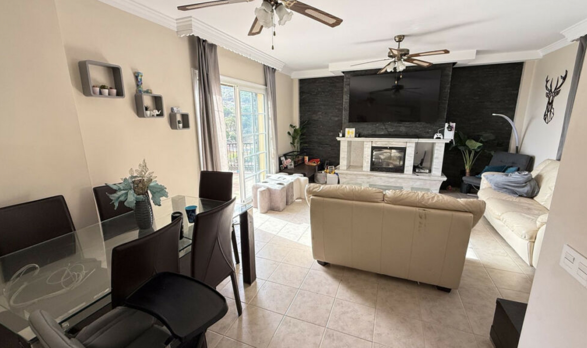 Resale - House -
Alhaurín de la Torre