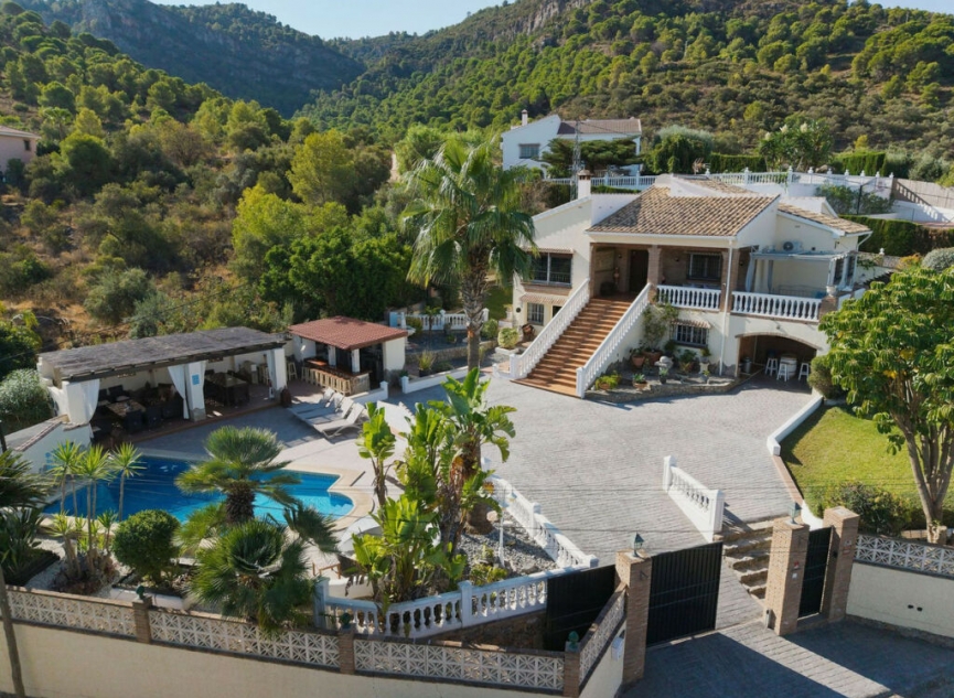 Resale - House -
Alhaurín de la Torre