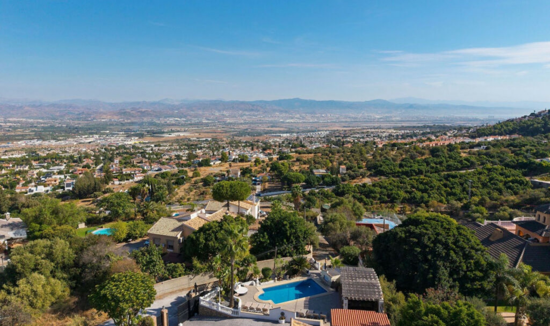 Resale - House -
Alhaurín de la Torre