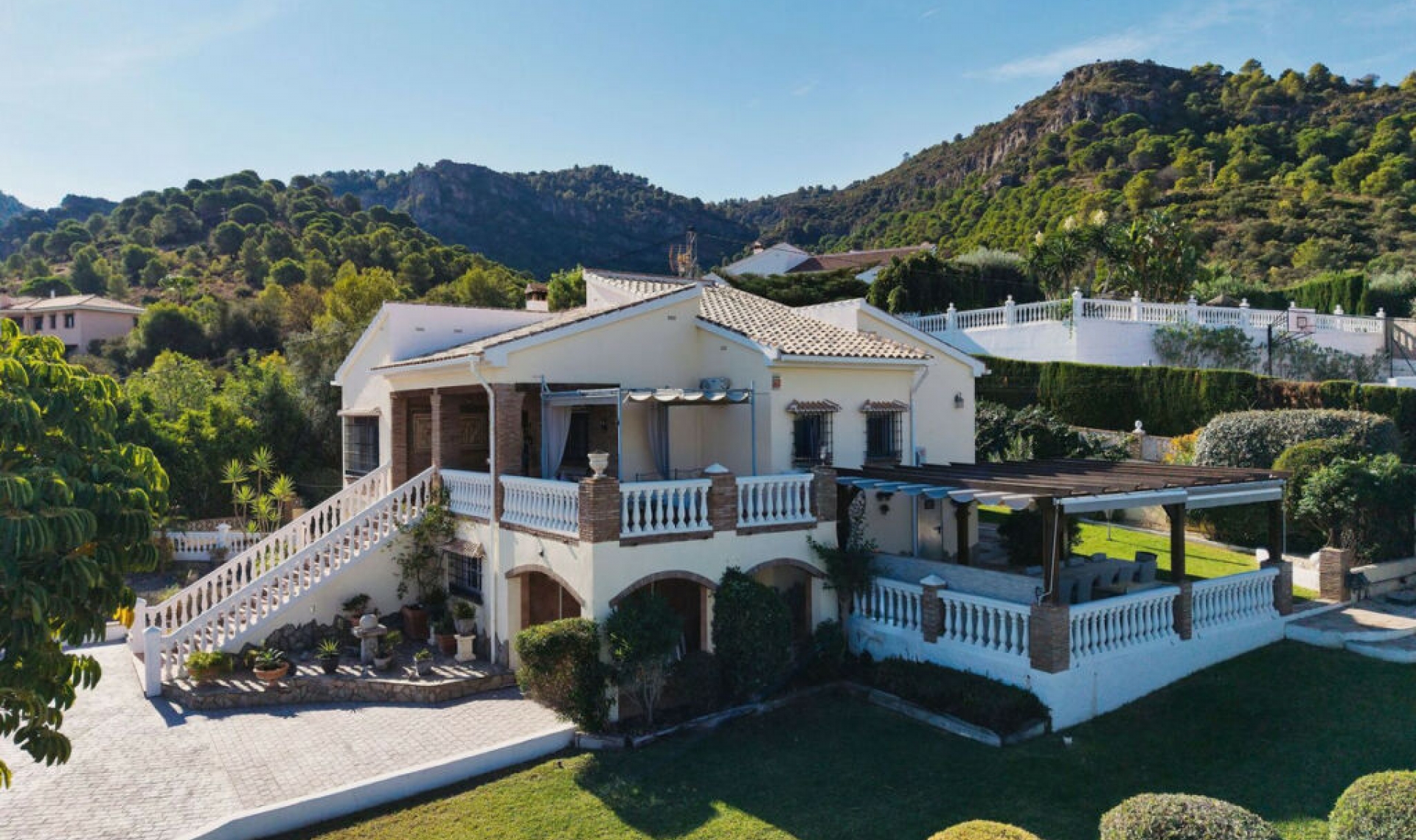 Resale - House -
Alhaurín de la Torre