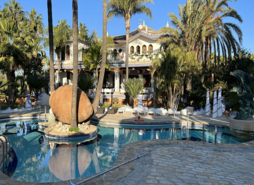 Resale - House -
Alhaurín el Grande