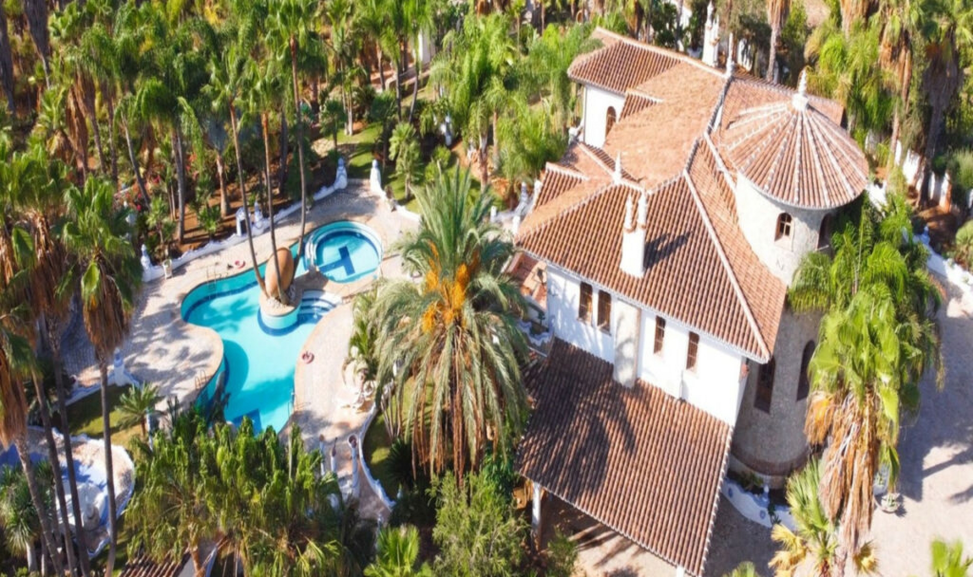 Resale - House -
Alhaurín el Grande