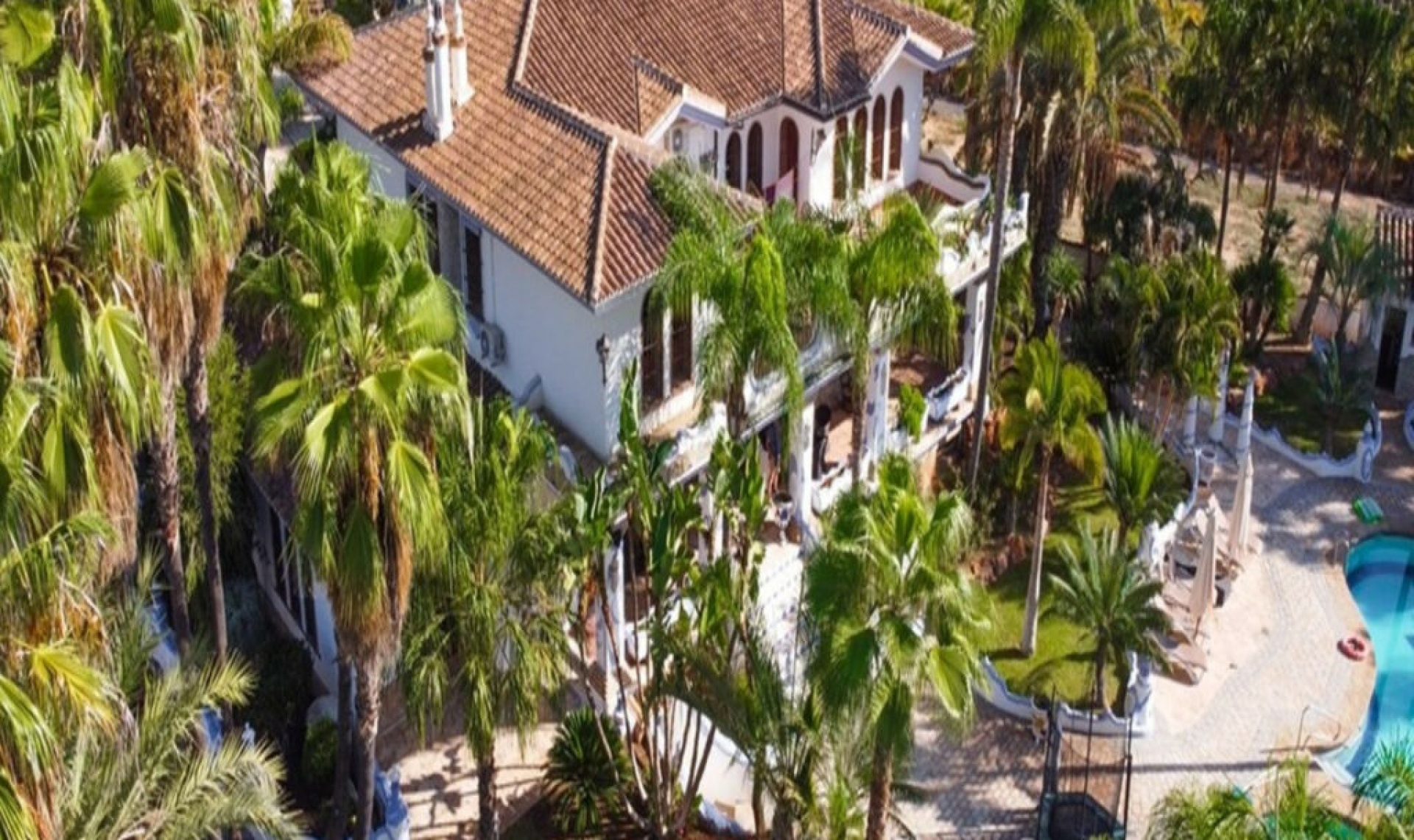 Resale - House -
Alhaurín el Grande