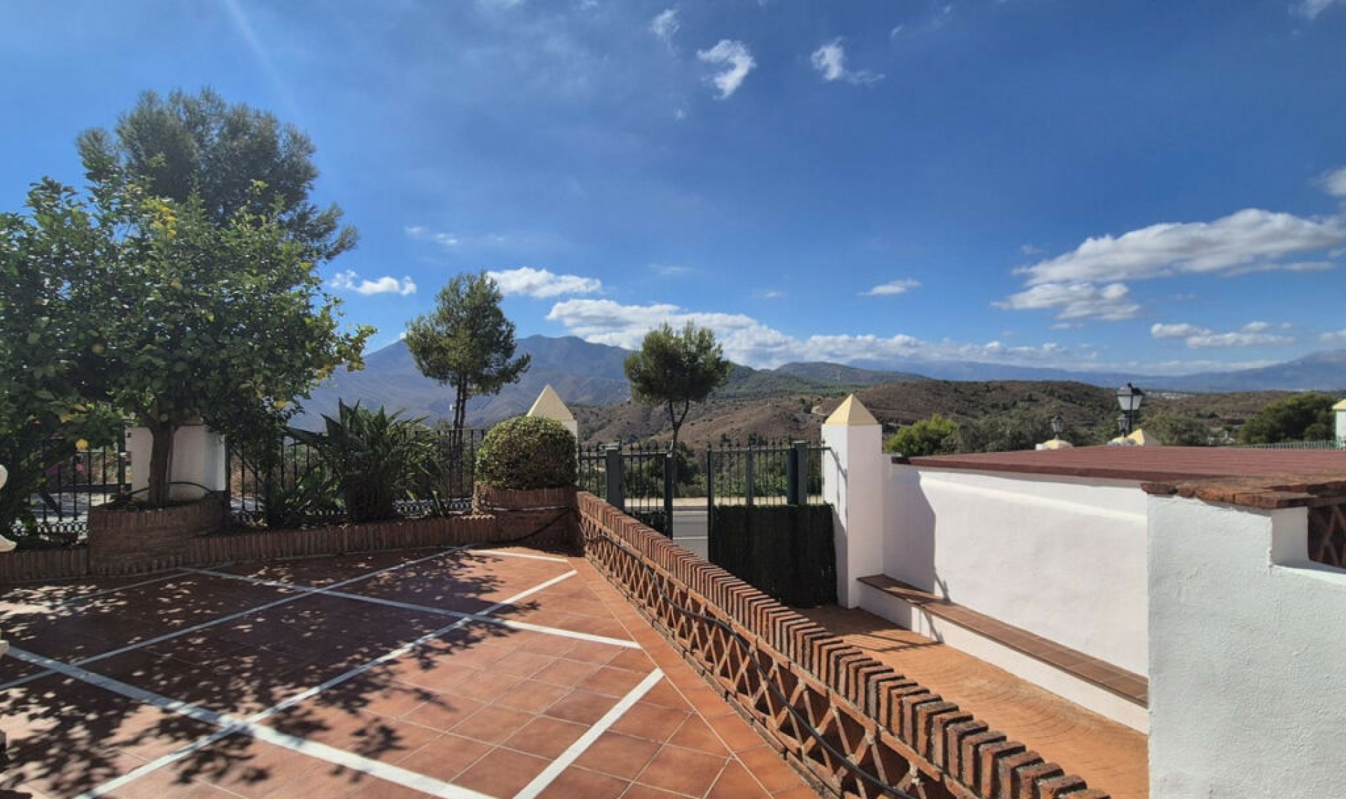 Resale - House -
Alhaurin Golf