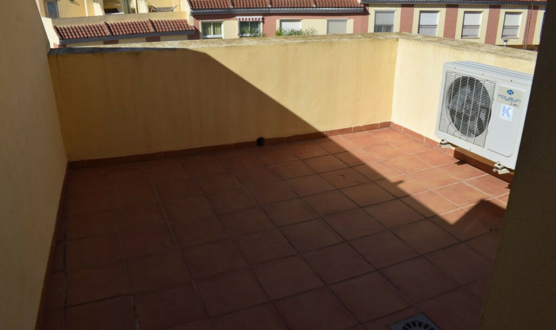 Resale - House -
Almayate