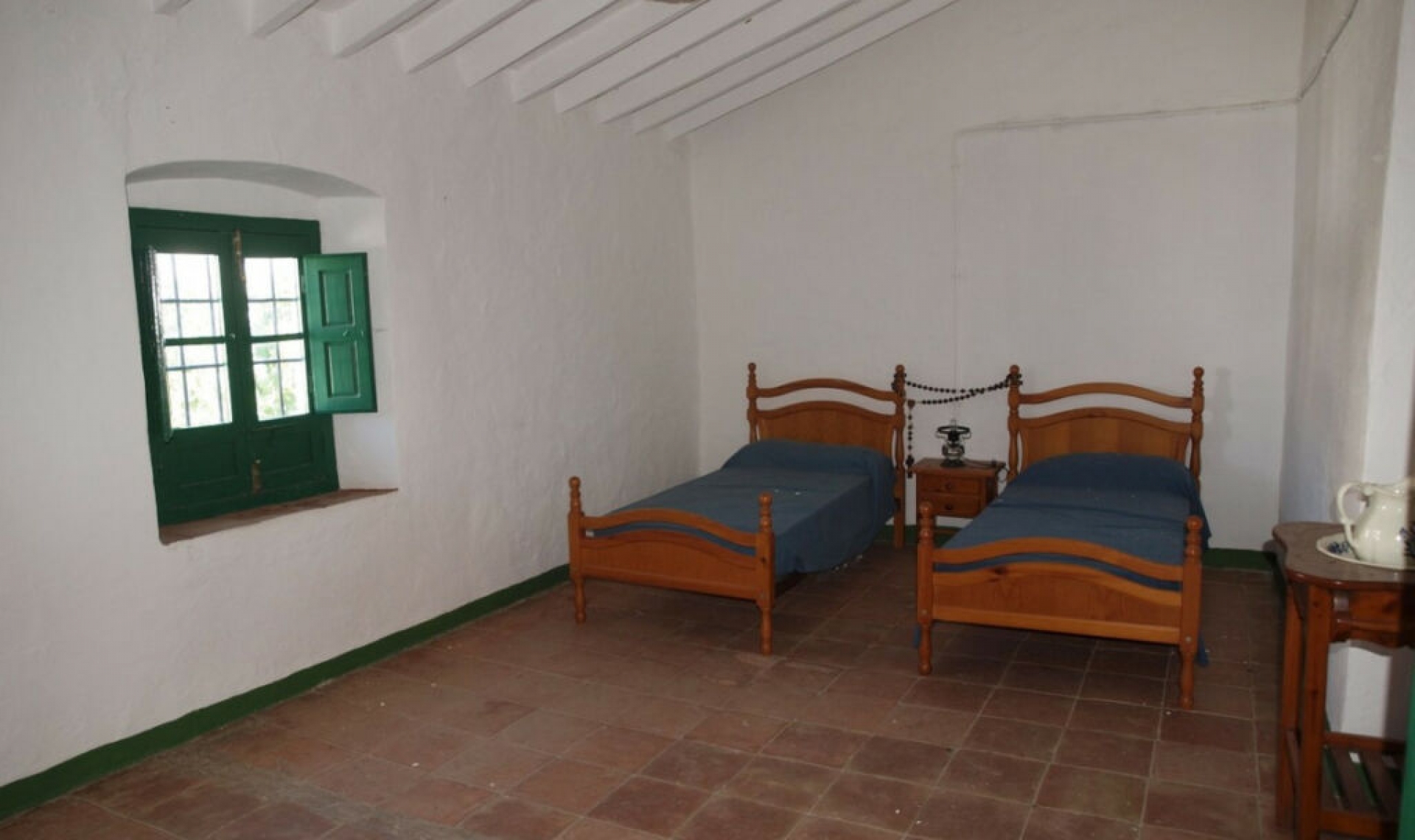 Resale - House -
Almayate