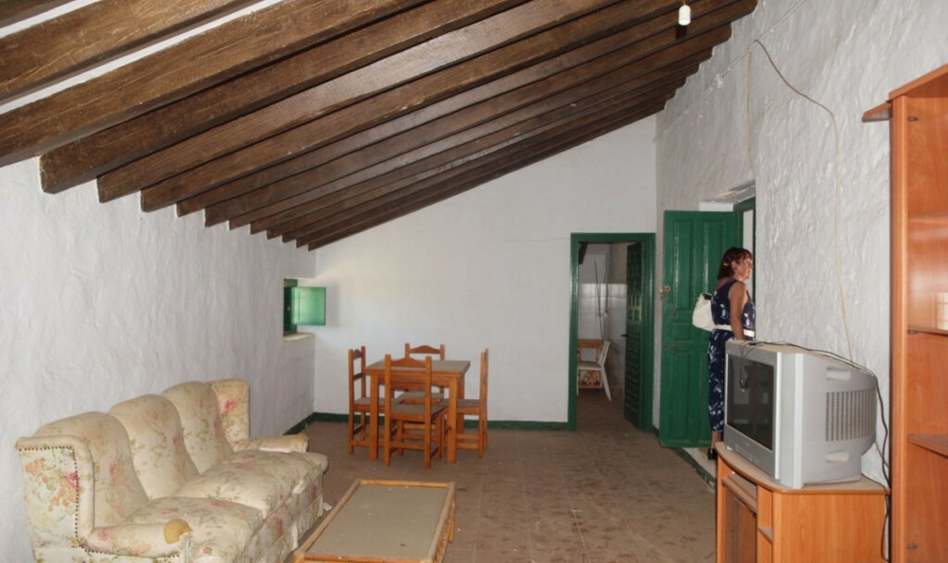 Resale - House -
Almayate