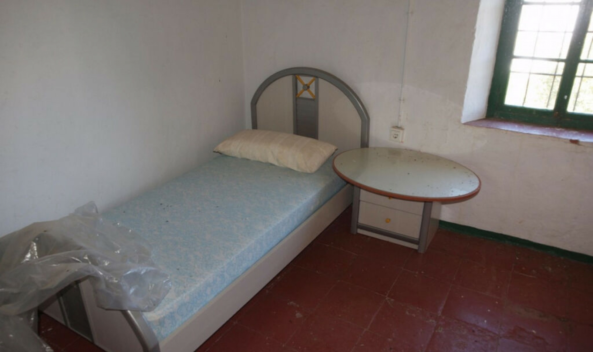 Resale - House -
Almayate