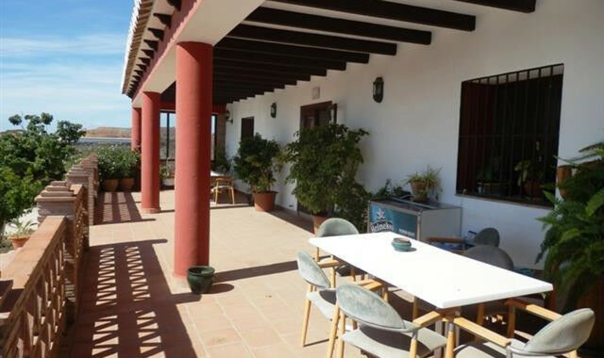 Resale - House -
Almayate