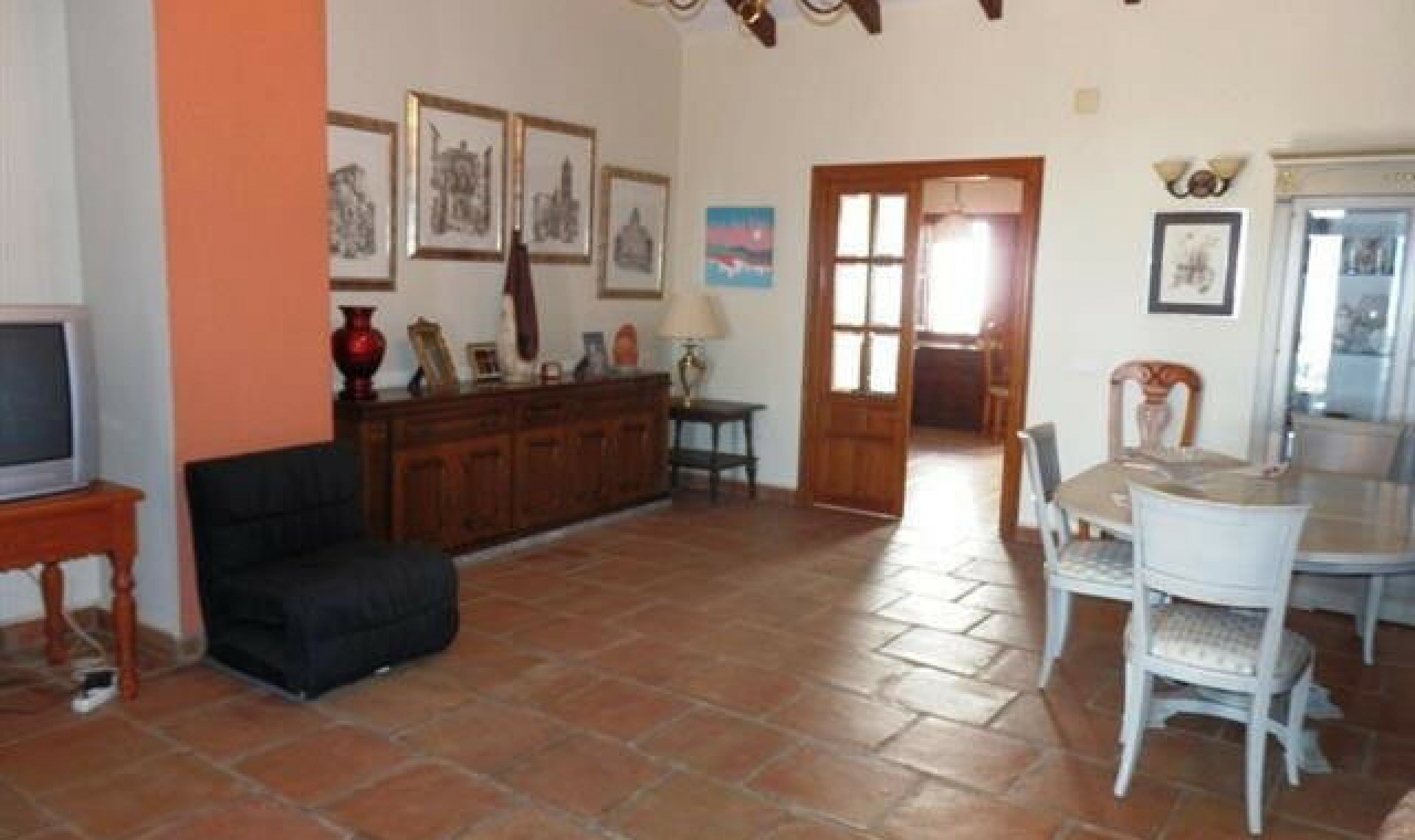 Resale - House -
Almayate