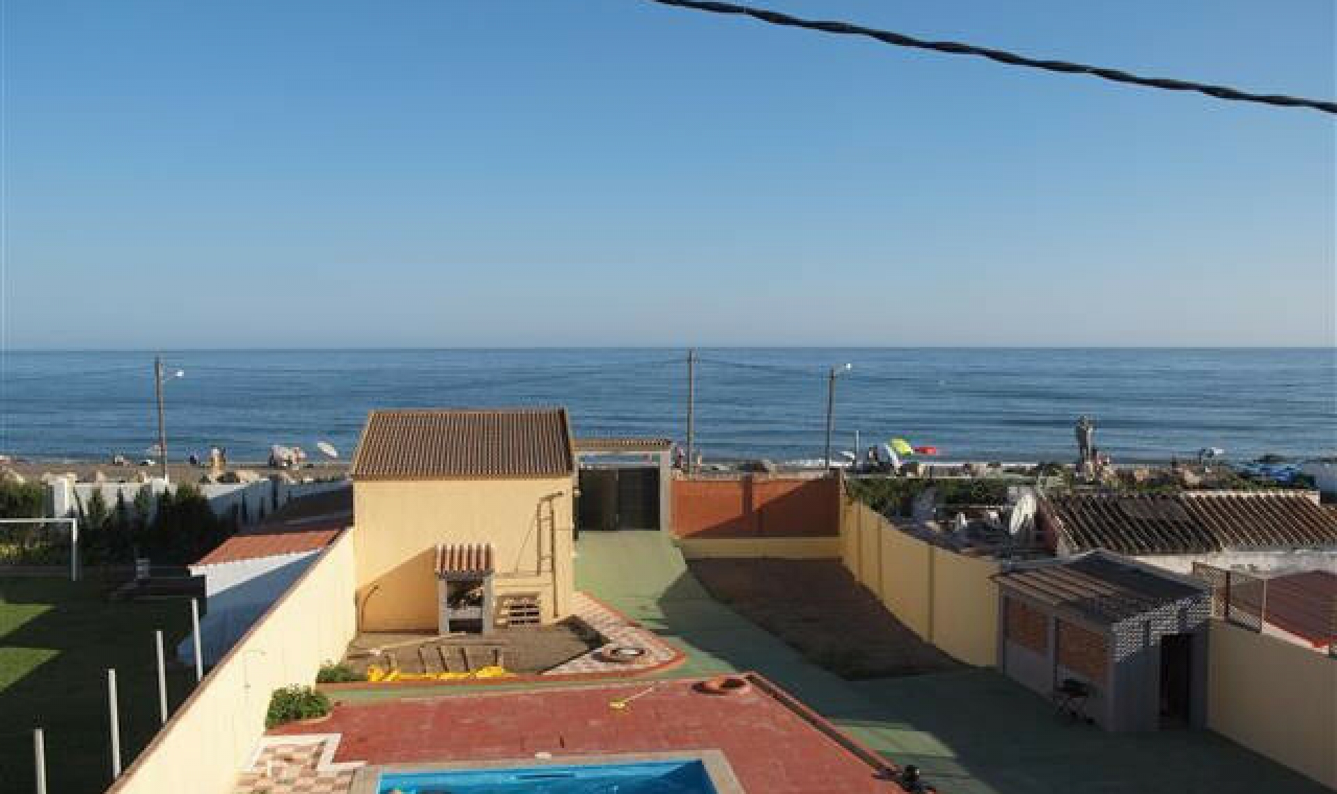 Resale - House -
Almayate