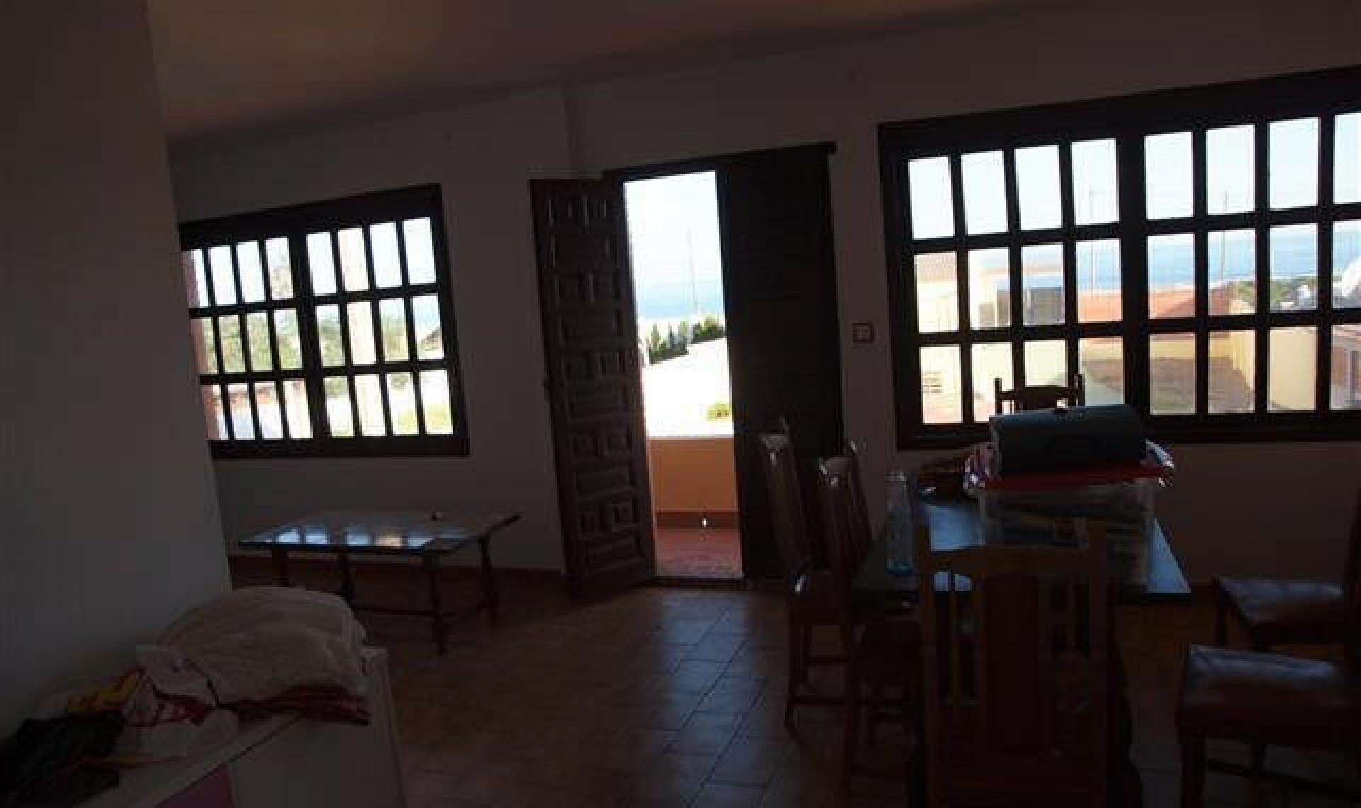 Resale - House -
Almayate