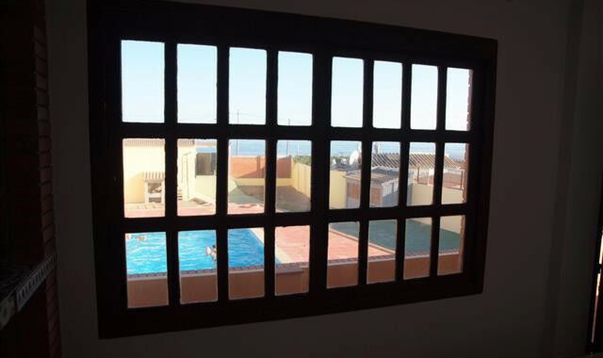 Resale - House -
Almayate