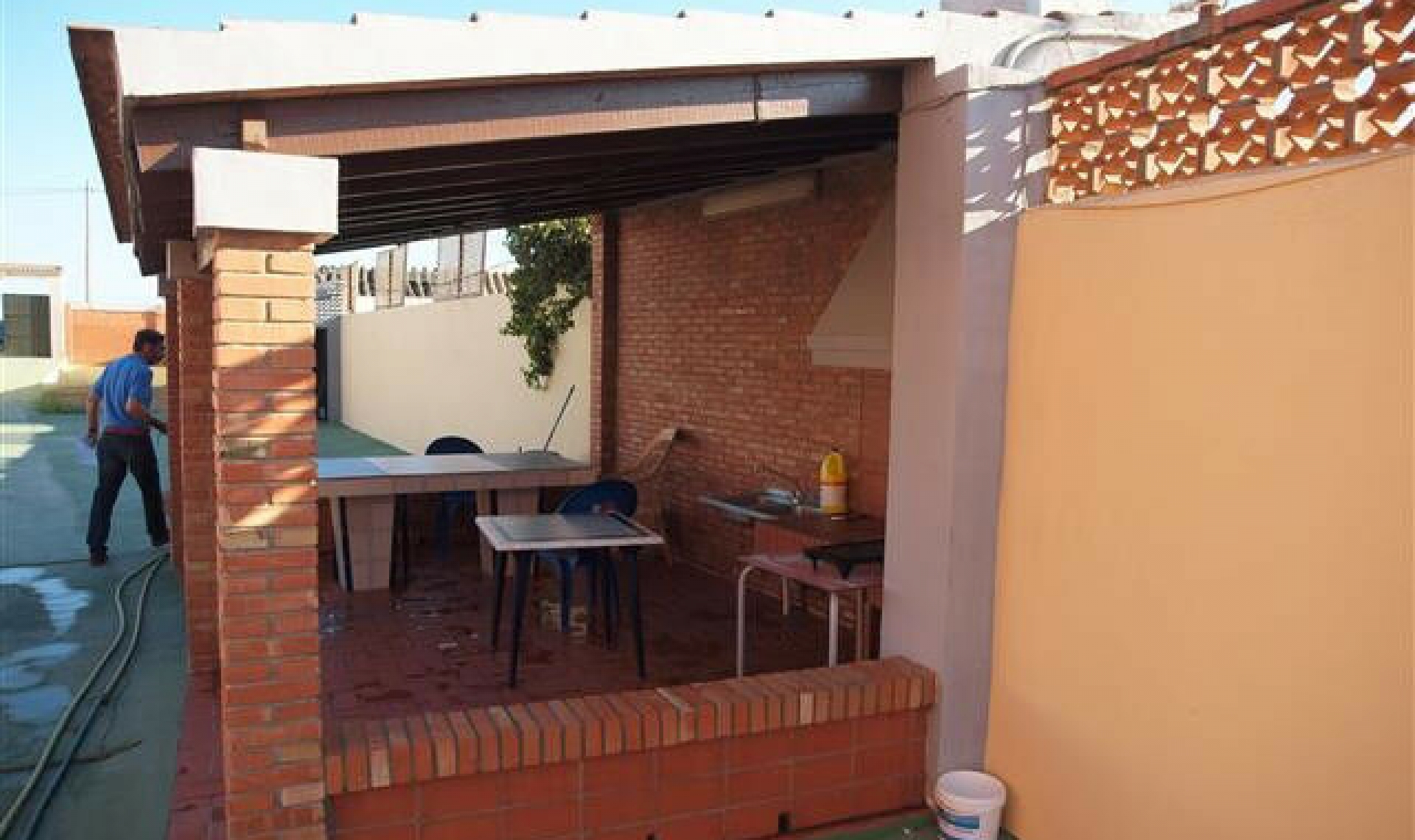 Resale - House -
Almayate