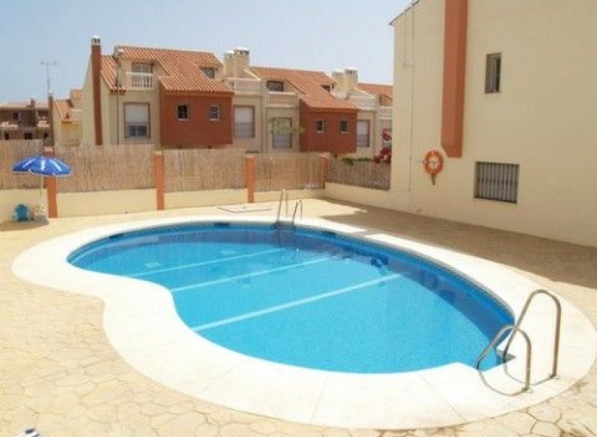 Resale - House -
Almayate