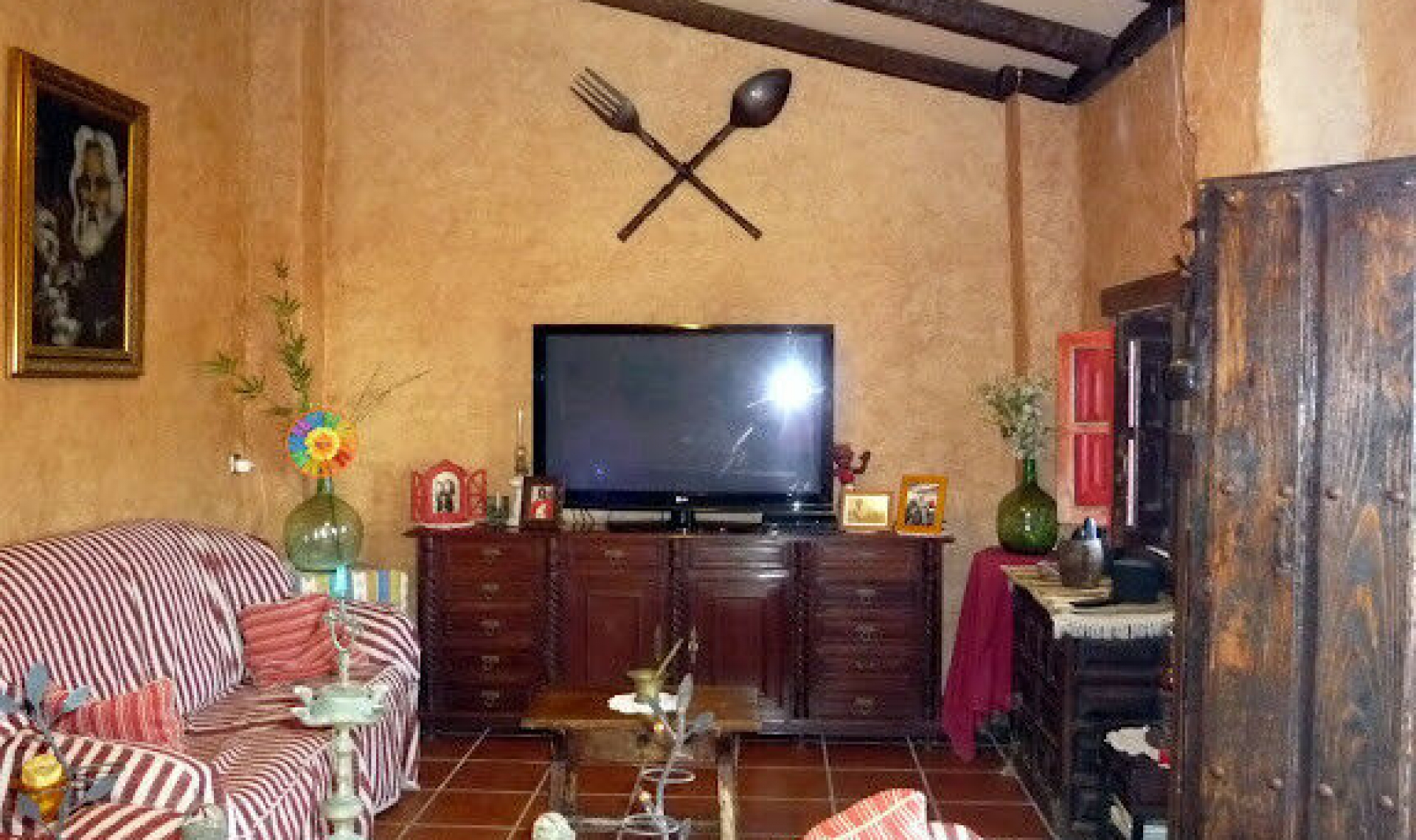 Resale - House -
Almayate