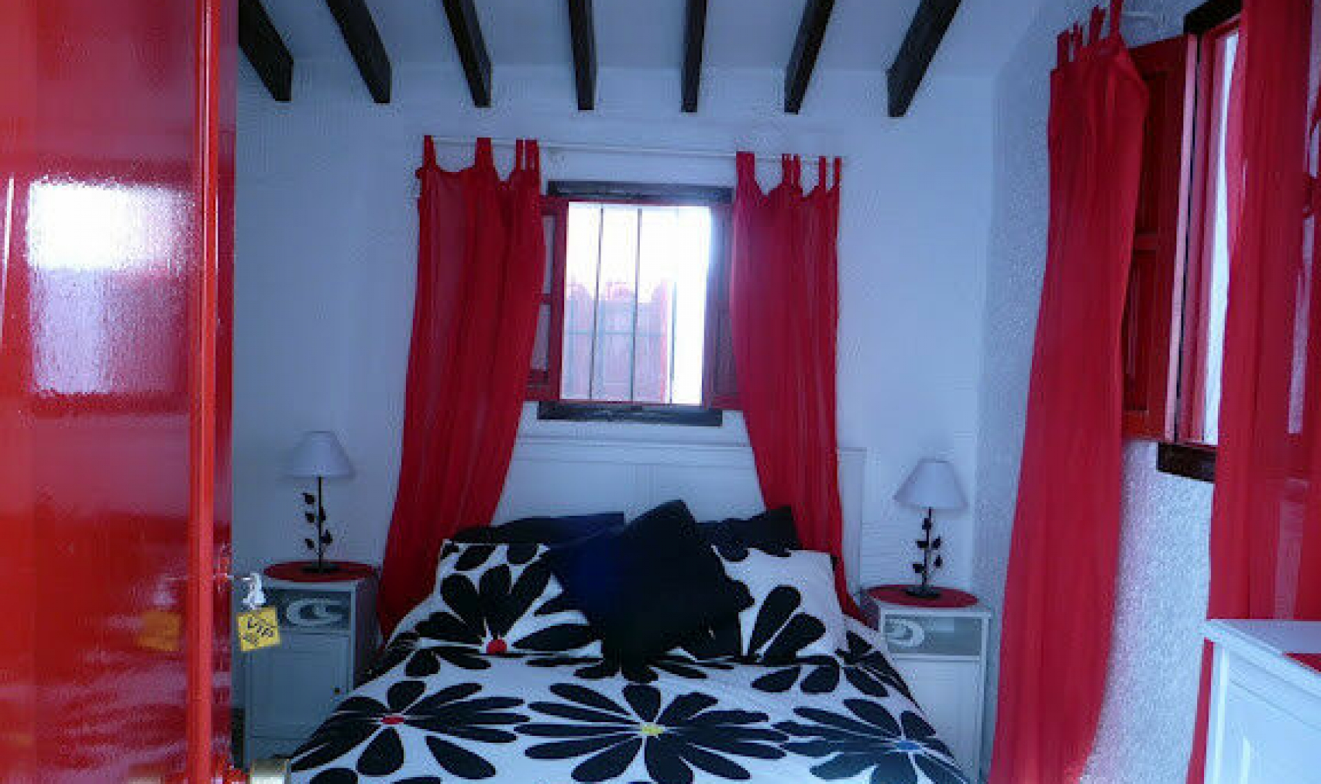 Resale - House -
Almayate