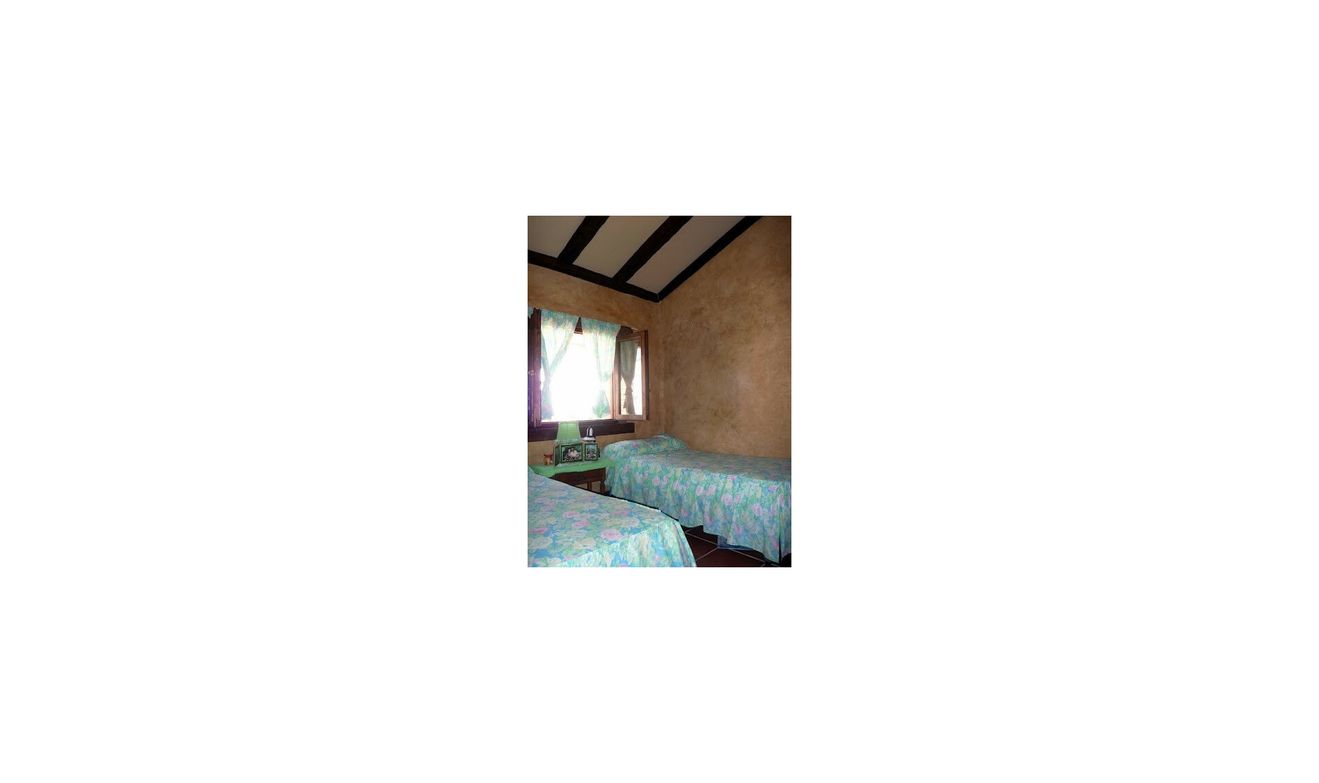 Resale - House -
Almayate